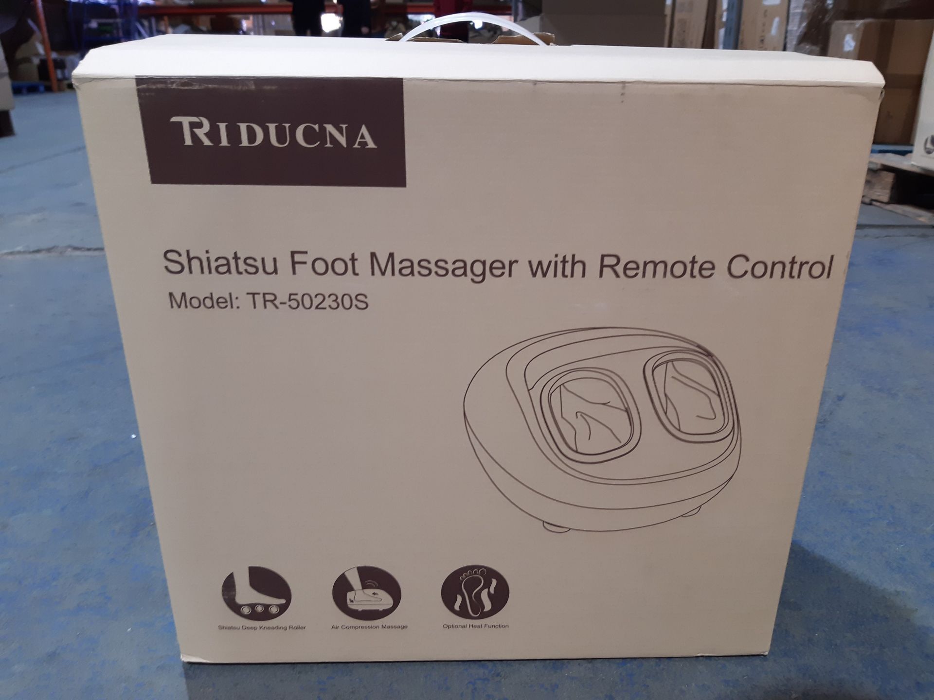 RRP £89.98 Shiatsu Foot Massager Machine with Heat and Remote Control - Image 2 of 2