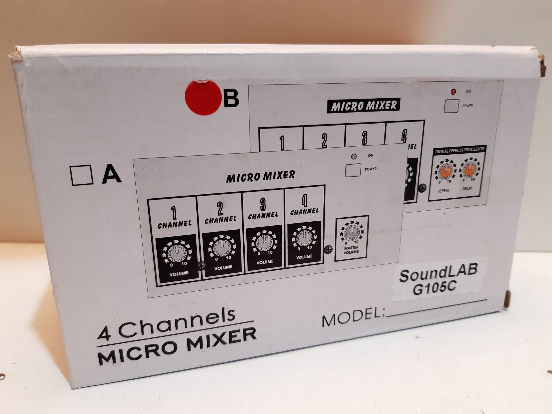 RRP £19.94 Soundlab 4 Channel Mono Microphone Mixer with Effects - Image 2 of 2