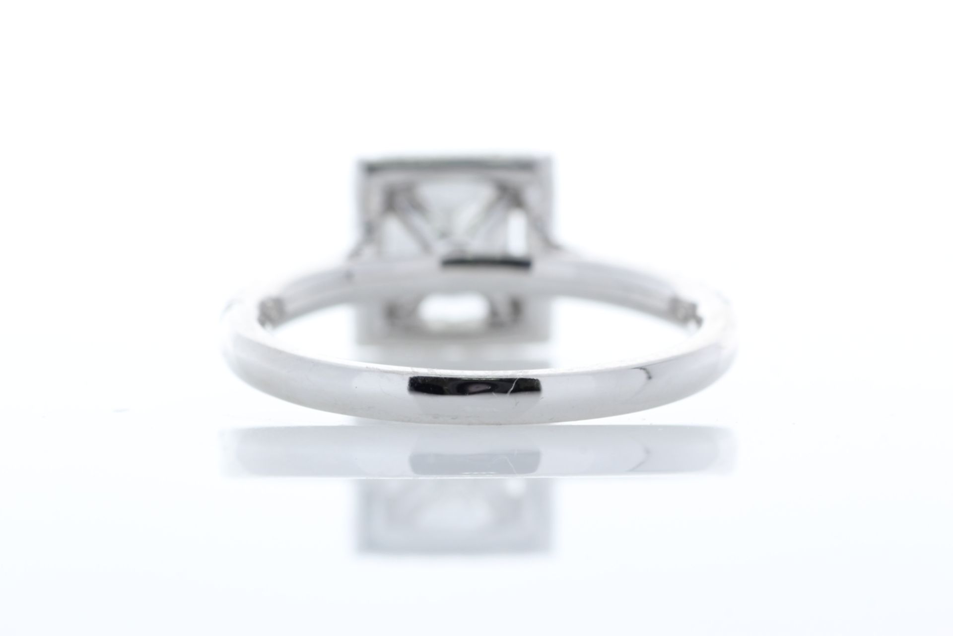 18ct White Gold Single Stone Princess Cut With Halo Shoulders Stone Setting Diamond Ring (1.00) 1.36 - Image 3 of 6