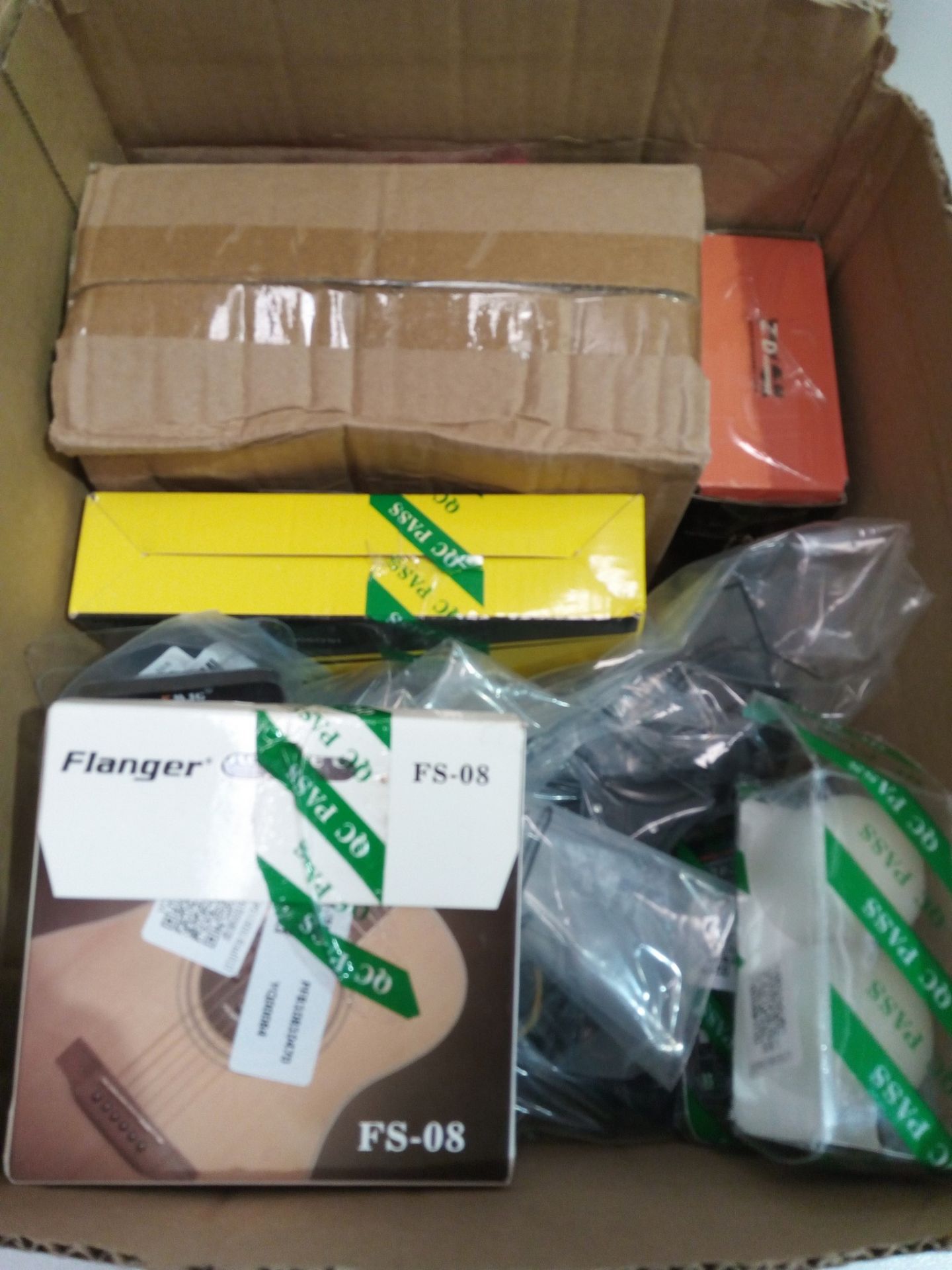 14 Items In This Lot. RRP £10.04 VGEBY Bicycle Brake Pads RRP £13.52 VGEBY LED Program Box RRP £14. - Image 2 of 12