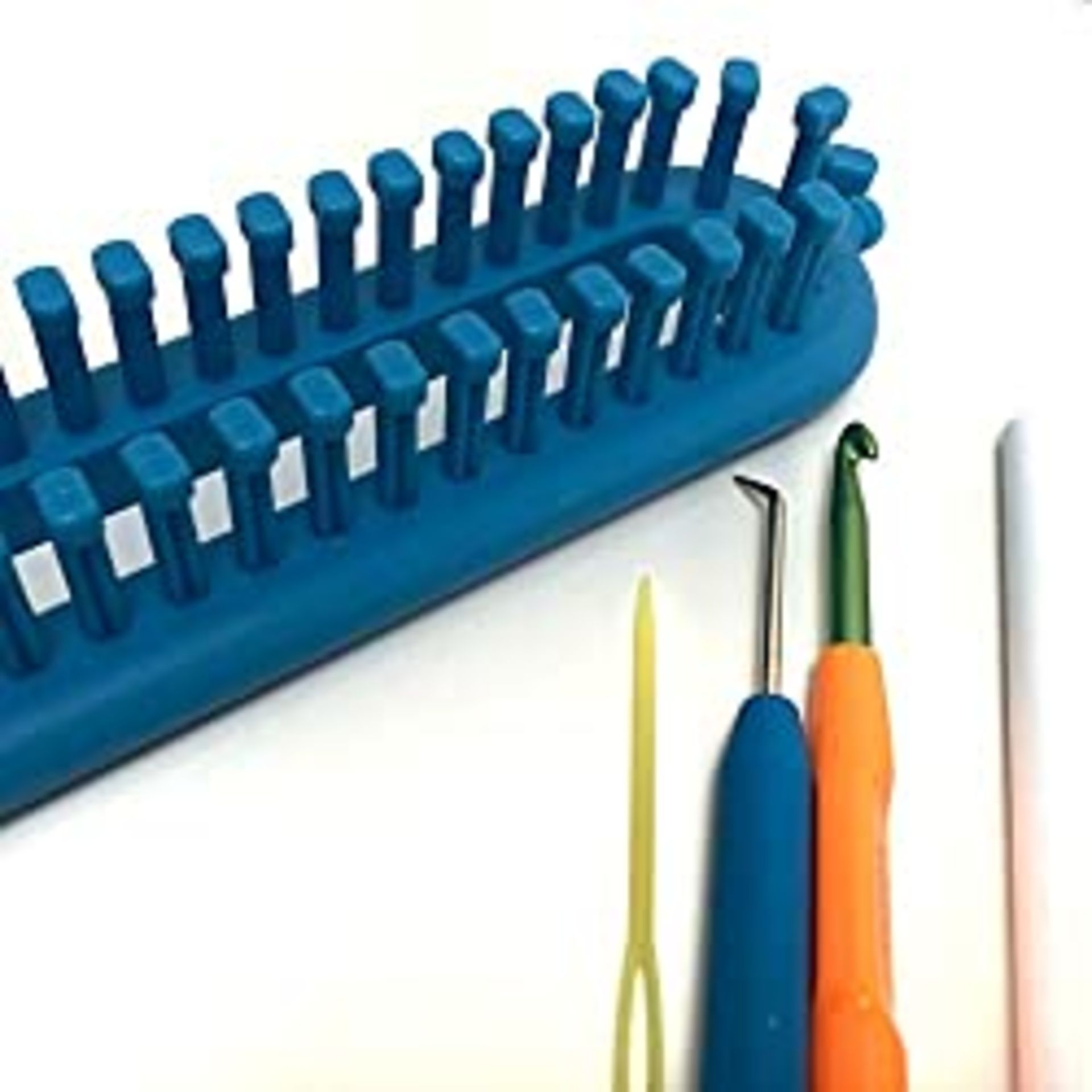 RRP £13.75 KnitUK Long Blue Knitting Loom. 124 pegs fitted (medium gauge loom).