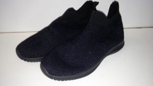 Total RRP £420 21 Pairs of NU MAIITRIP Slippers Brand New Stock