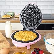 RRP £19.99 Global Gizmos 35570 Mini Heart Shaped Waffle Maker