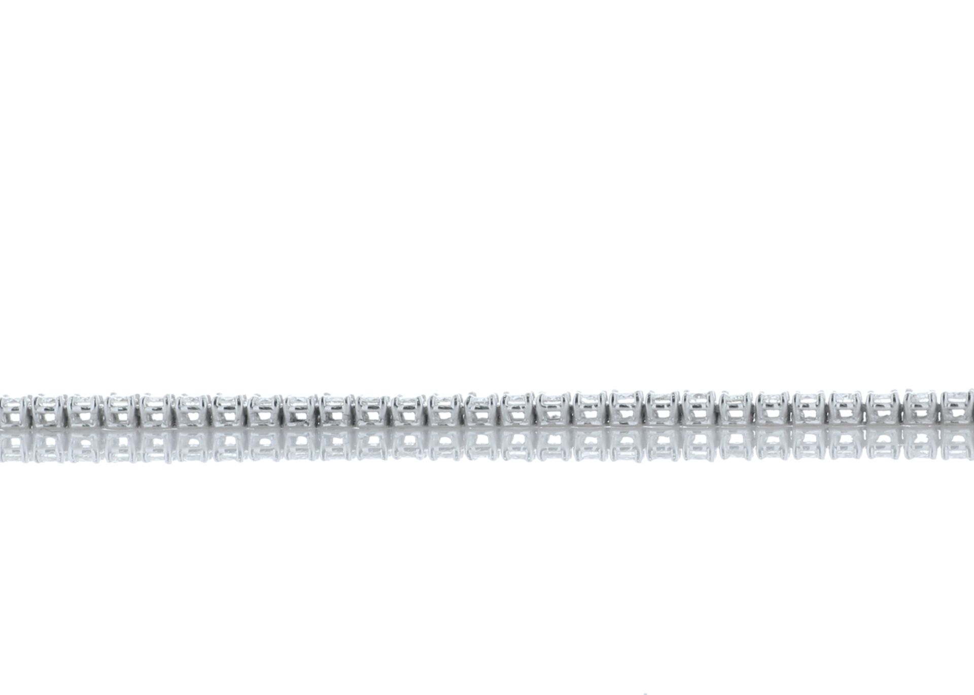 18ct White Gold Tennis Diamond Bracelet 2.94 Carats - Valued by IDI - 18ct White Gold Tennis Diamond - Image 4 of 5