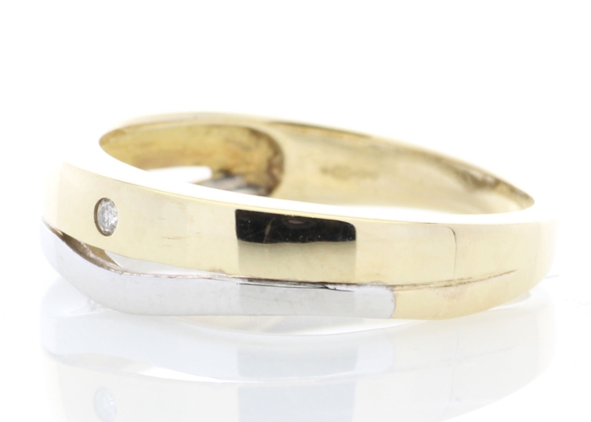 9ct Yellow Gold Single Stone Rub Over Set Diamond Ring 0.01 Carats - Valued by GIE £1,520.00 - A - Image 2 of 5