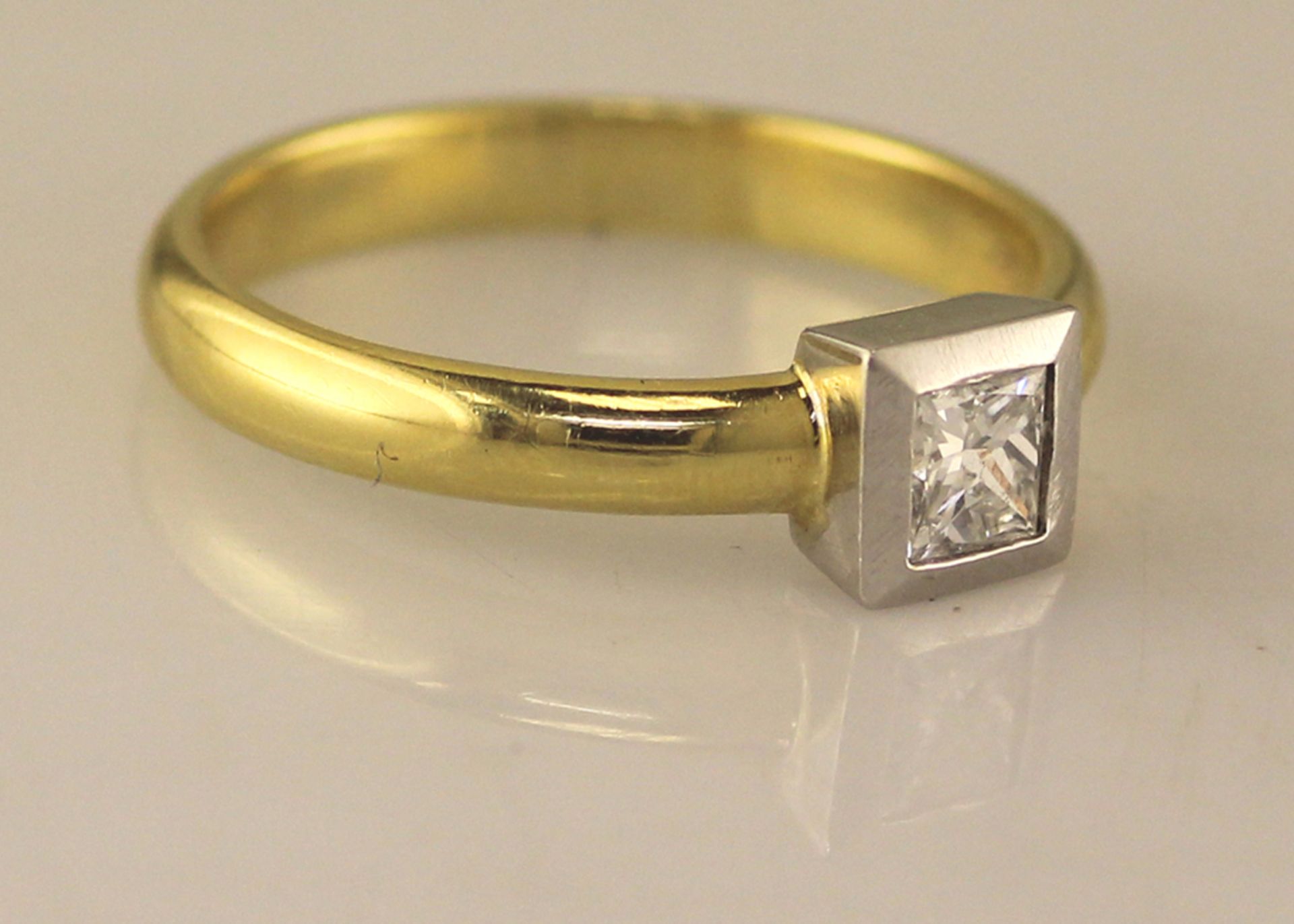 18ct Single Stone Princess Cut Rub Over Diamond Ring 0.45 Carats - Valued by AGI £3,218.00 - A - Image 8 of 8