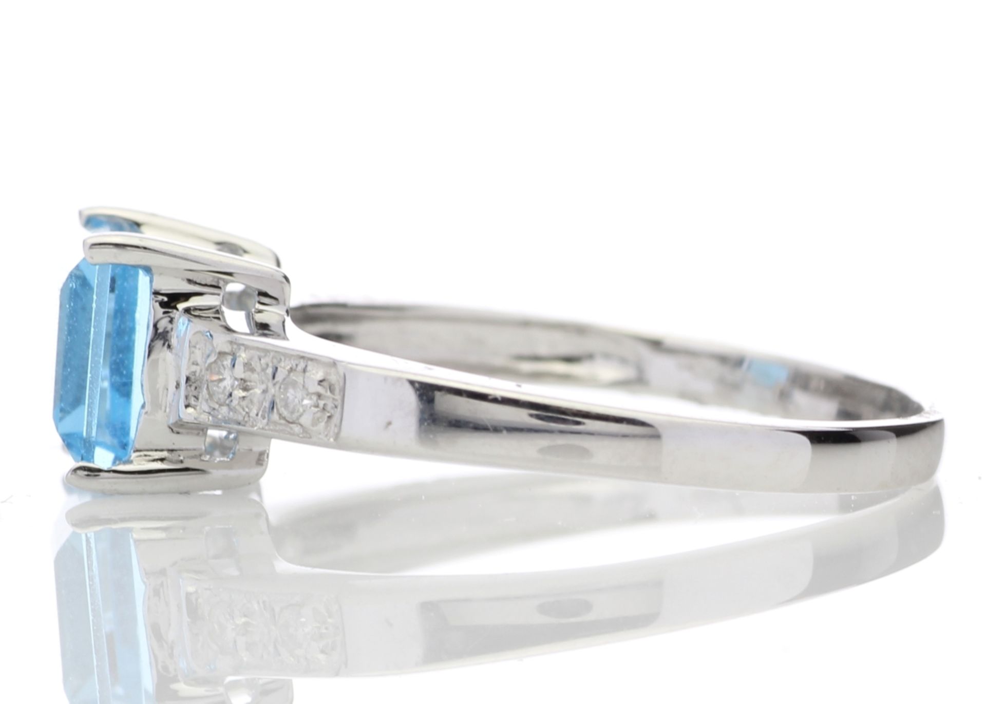 9ct White Gold Diamond And Blue Topaz Ring 0.04 Carats - Valued by GIE £1,170.00 - One square cut - Image 3 of 5