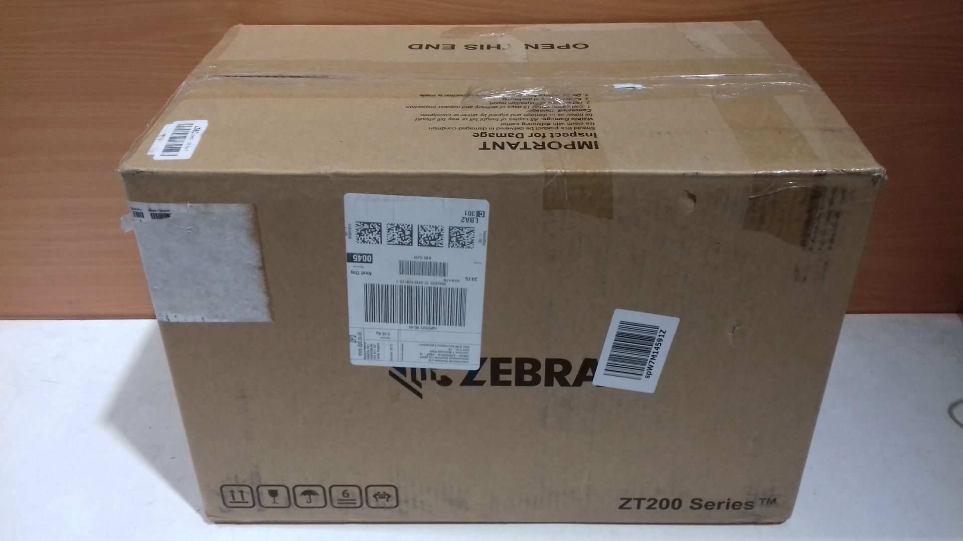 RRP £569.99 Zebra ZT220 - label printers (Black - Image 2 of 2