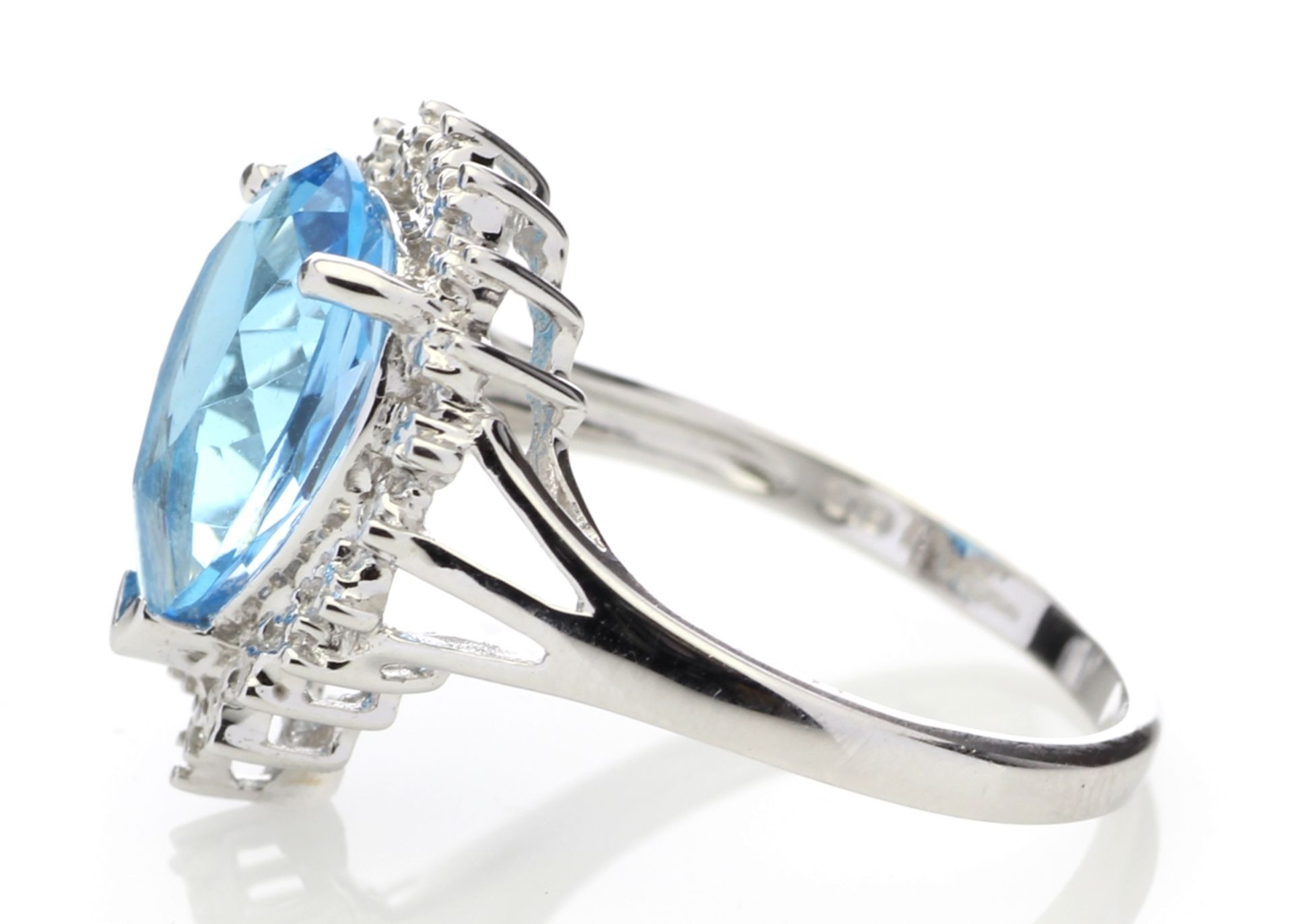 9ct White Gold Diamond And Blue Topaz Ring 0.01 Carats - Valued by AGI £1,045.00 - A stunning pear - Image 3 of 5