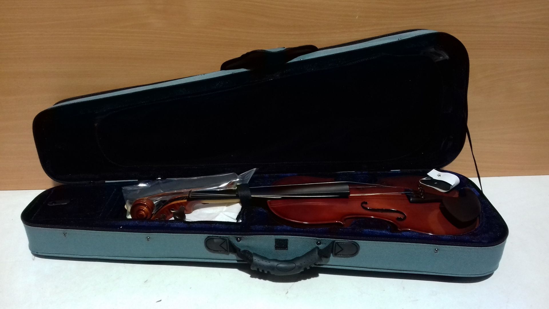 RRP £75.98 Eastar 4/4 Violin Full Size EVA-1 Student Violin Set - Image 2 of 2