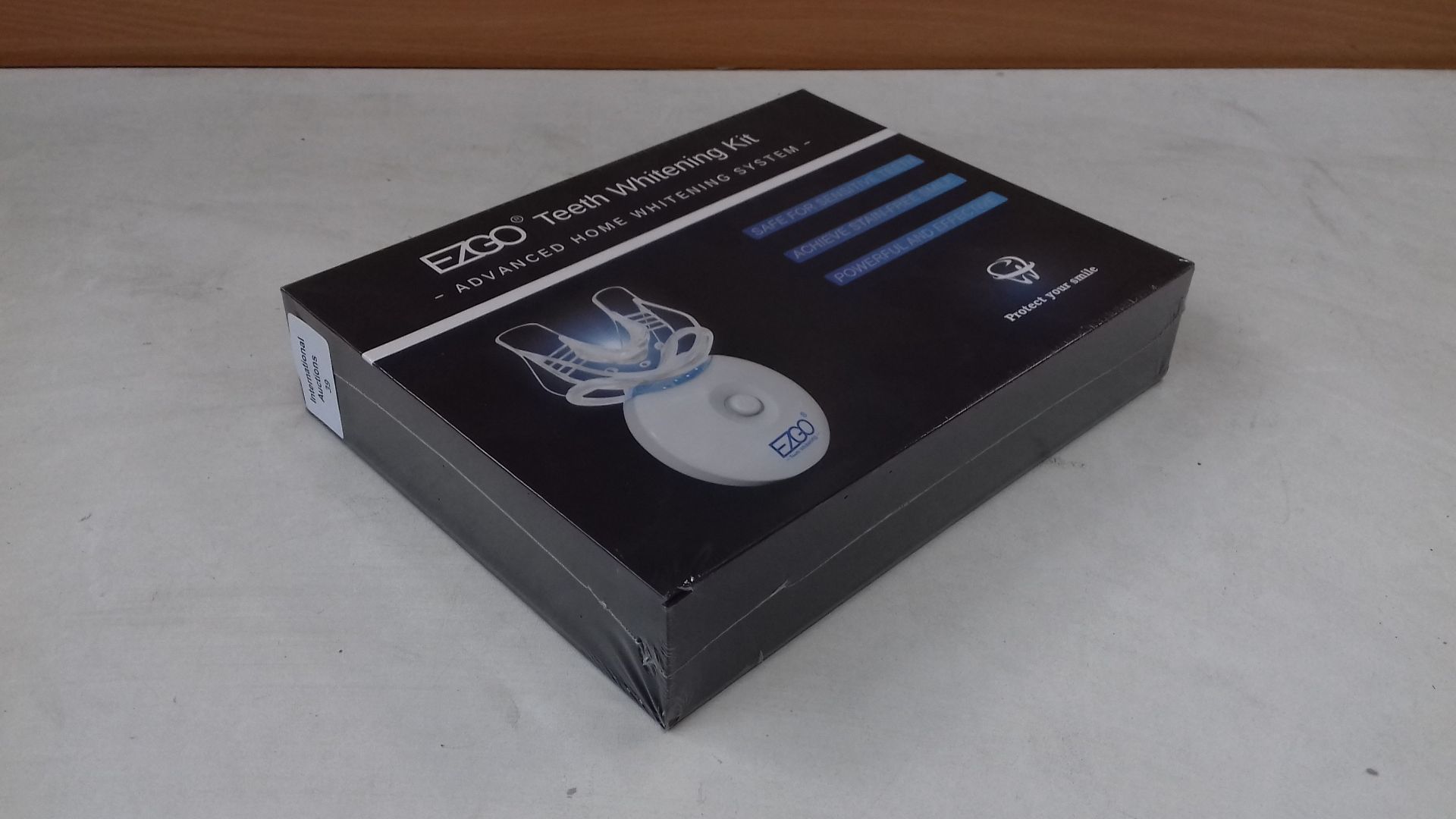 RRP £19.99 EZGO Teeth Whitening Kit with LED Light - Image 2 of 2