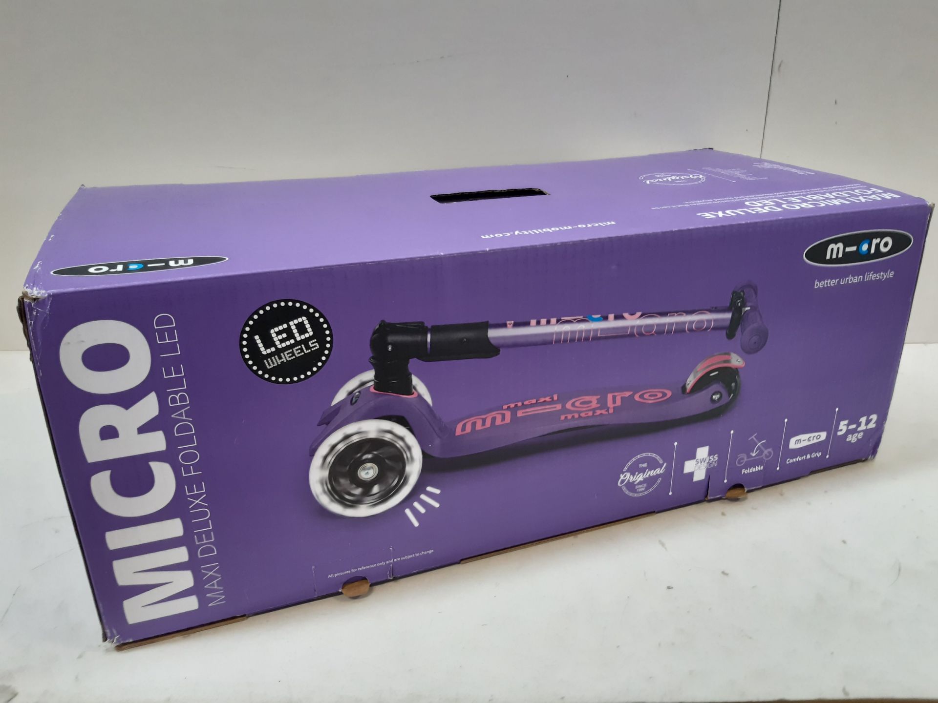RRP £152.95 Micro Maxi Led Folding Light Up Scooter Purple 3 Wheeled - Image 2 of 2