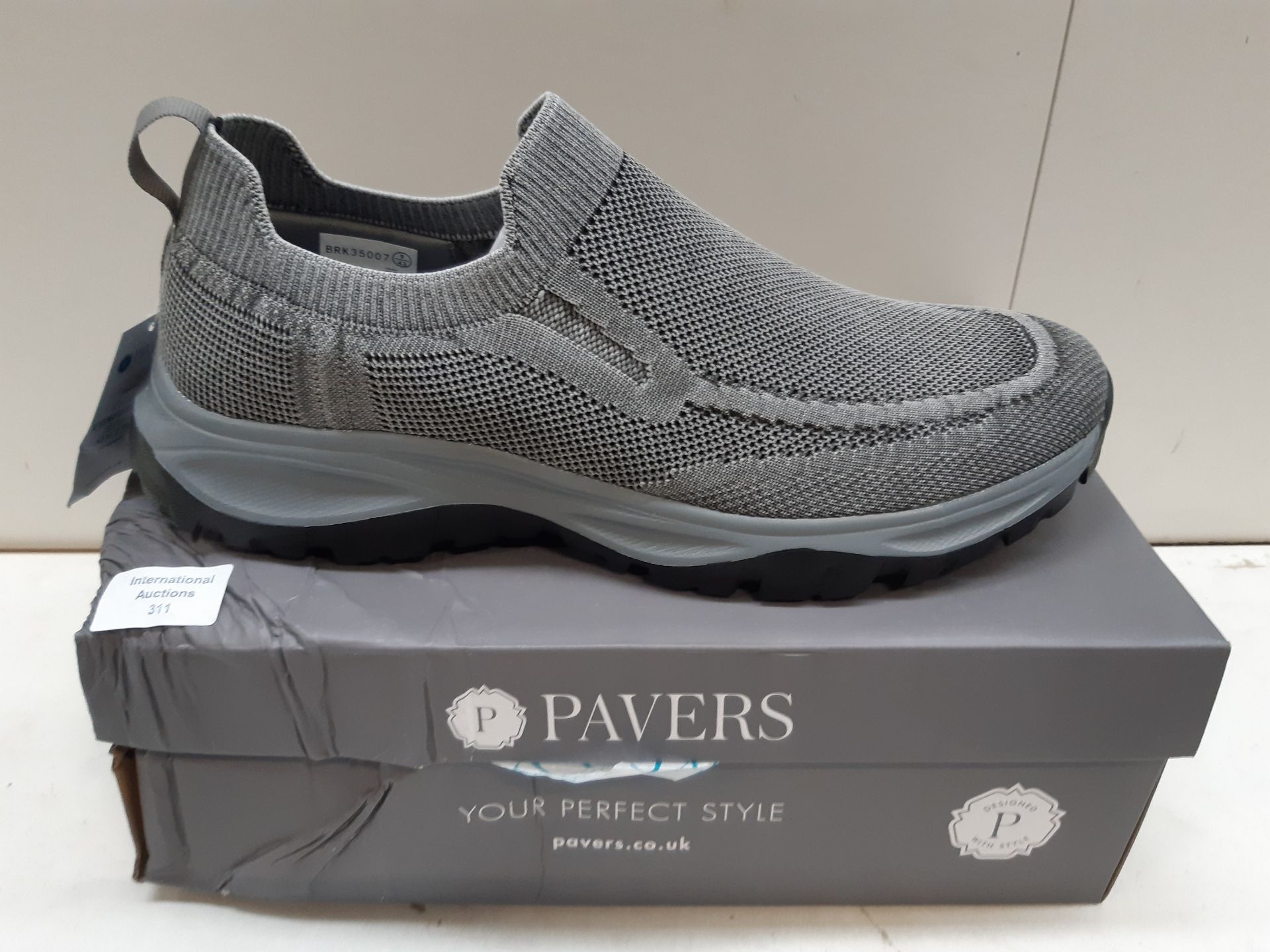 RRP £40.00 Pavers Gents Trainers - Image 2 of 2