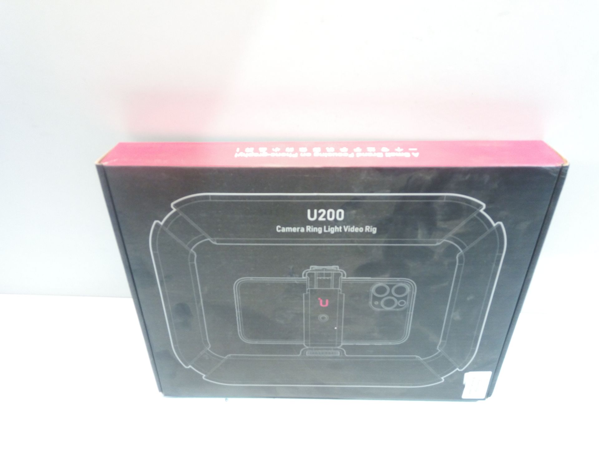 RRP £64.99 ULANZI U200 Ring Lamp Video Rig with Phone Holder and Built-in Power Bank - Image 2 of 2