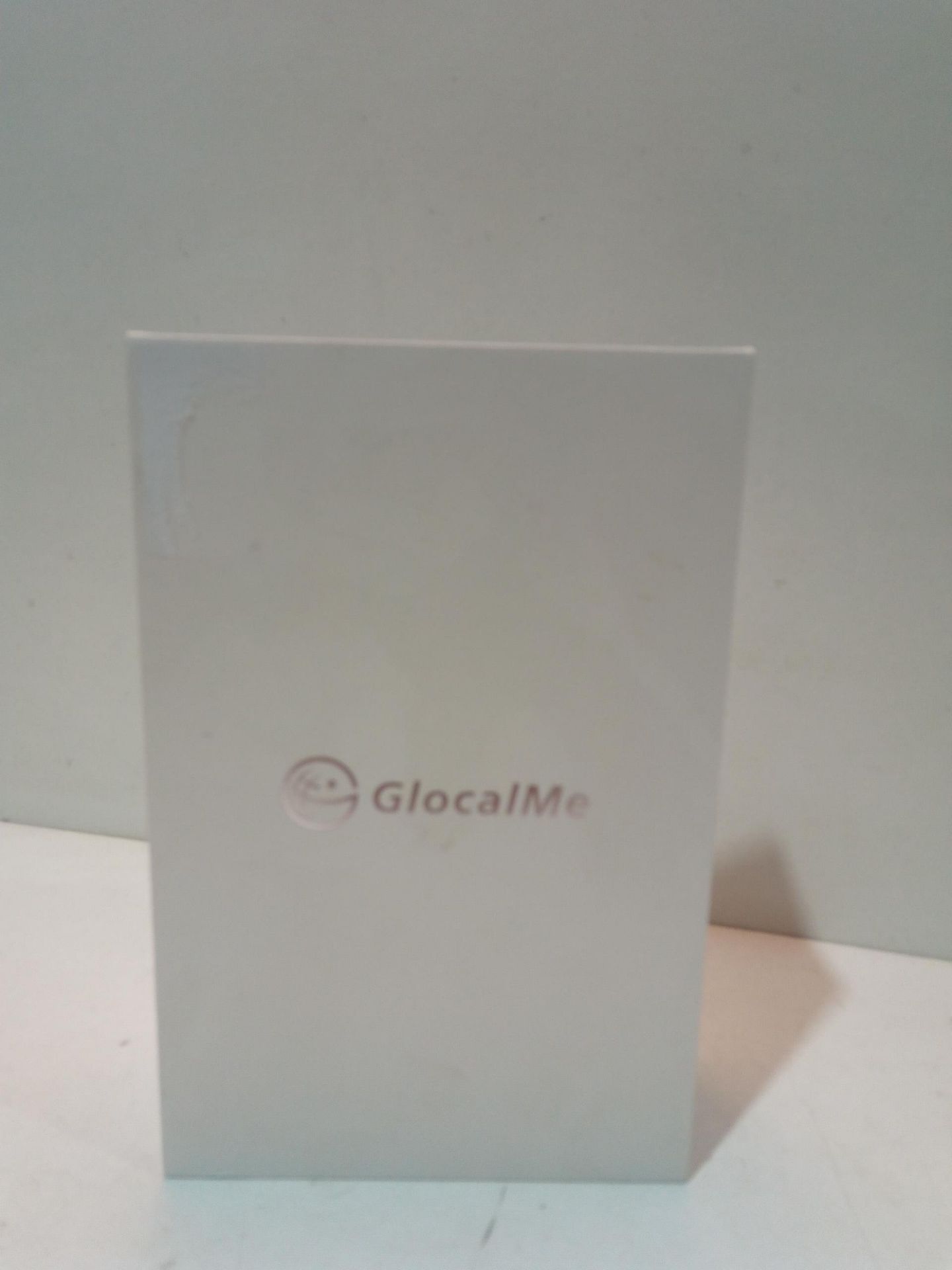 RRP £149.99 GlocalMe G4 Pro Smart 4G mobile Wi-Fi Hotspot | roaming-free - Image 2 of 2