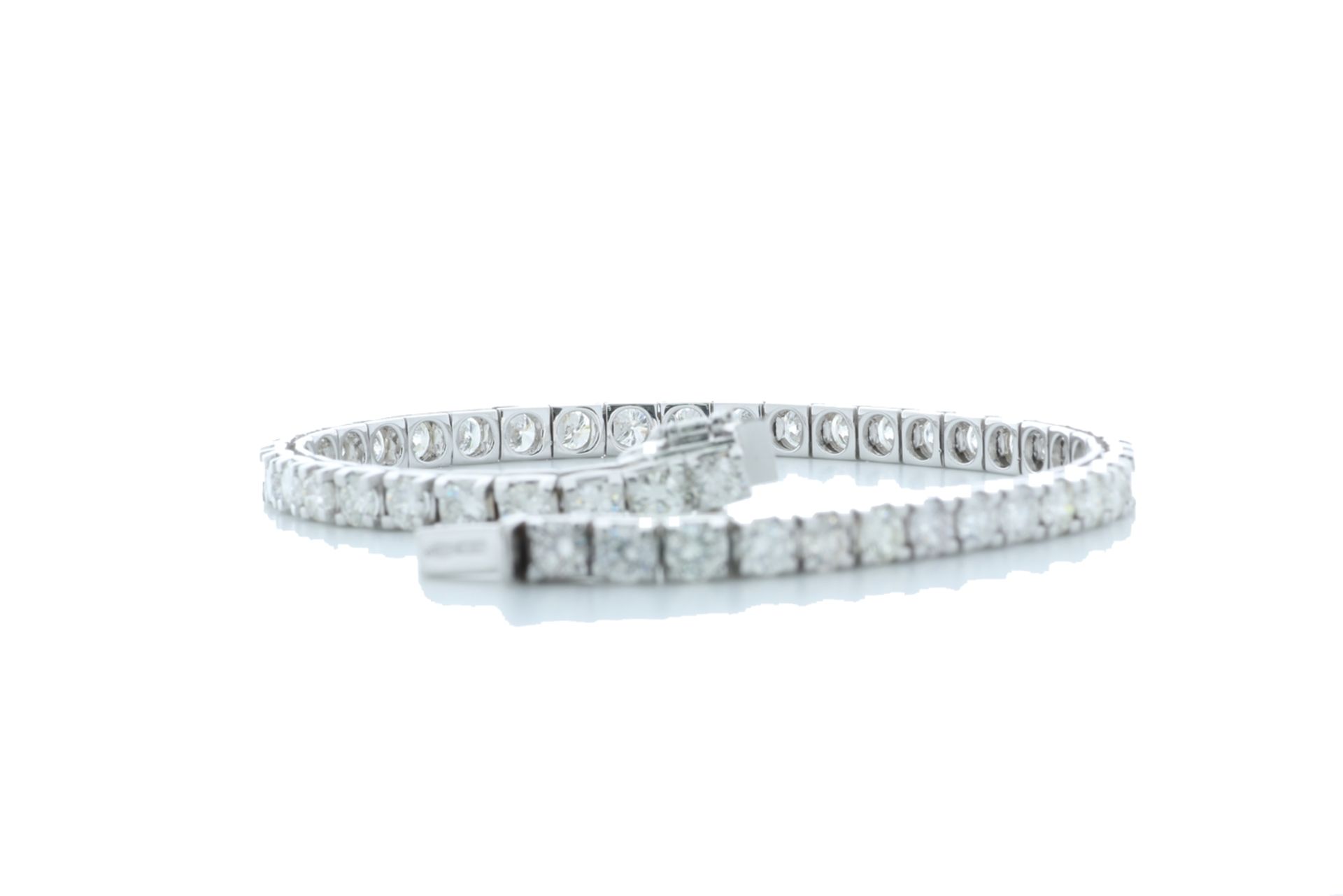 18ct White Gold Tennis Diamond Bracelet 7.00 Carats - Valued by IDI - 18ct White Gold Tennis Diamond - Image 4 of 6