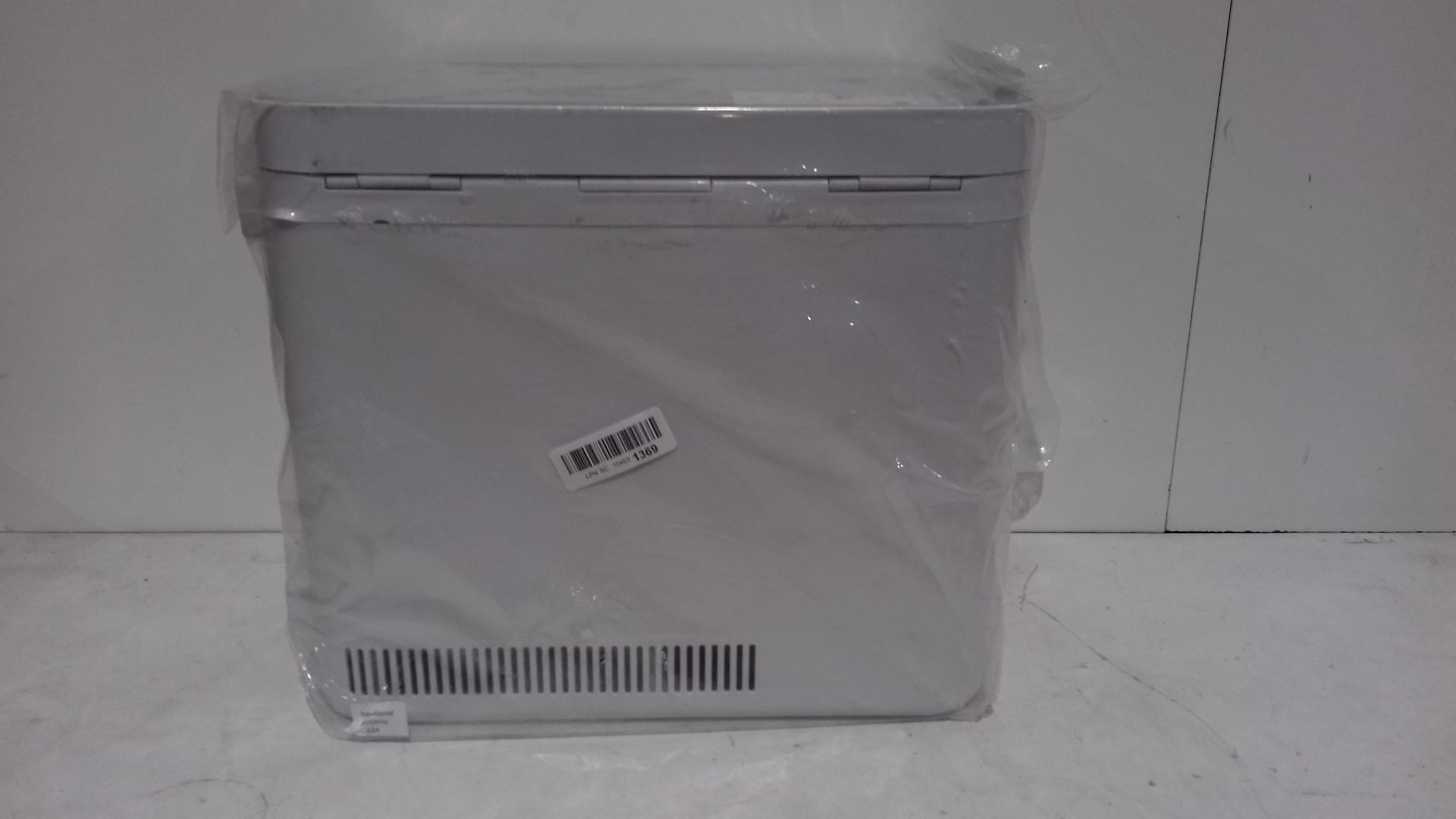 RRP £111.50 Novhome Mini Fridge 20L Silent Cooling and Warming - Image 2 of 2