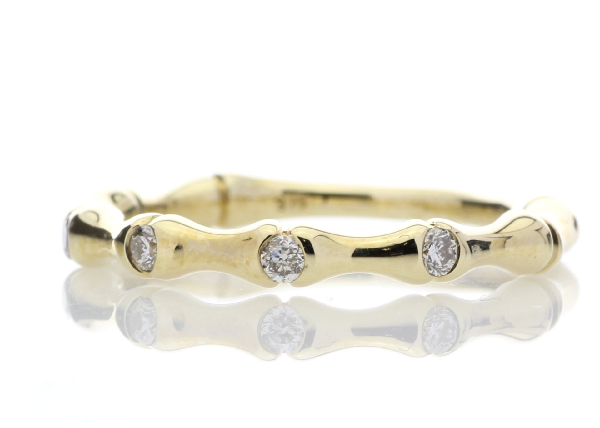 9ct Yellow Gold Diamond Ring 0.12 Carats - Valued by GIE £1,920.00 - 9ct Yellow Gold Diamond Ring - Image 2 of 5