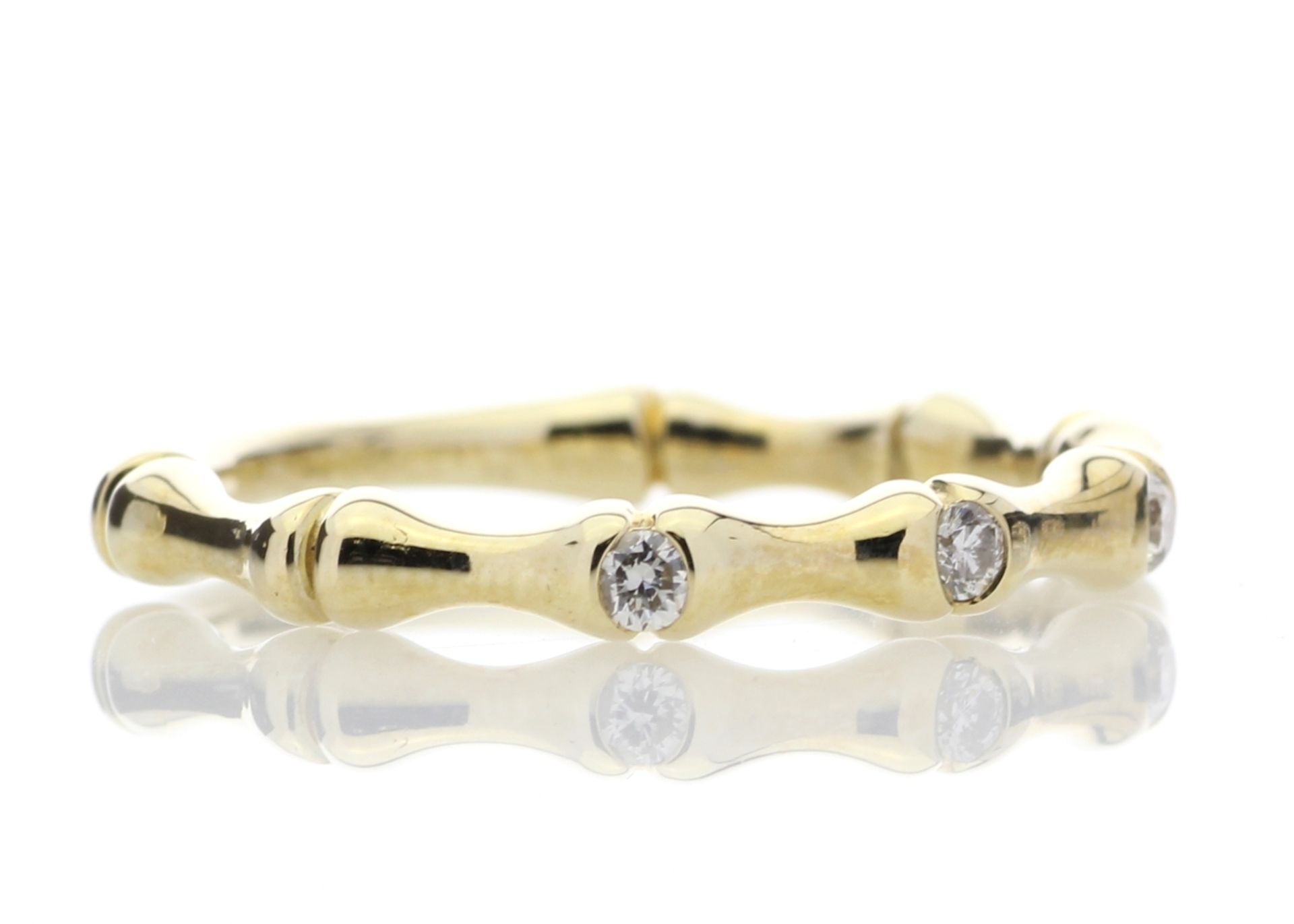 9ct Yellow Gold Diamond Ring 0.12 Carats - Valued by GIE £1,920.00 - 9ct Yellow Gold Diamond Ring - Image 4 of 5