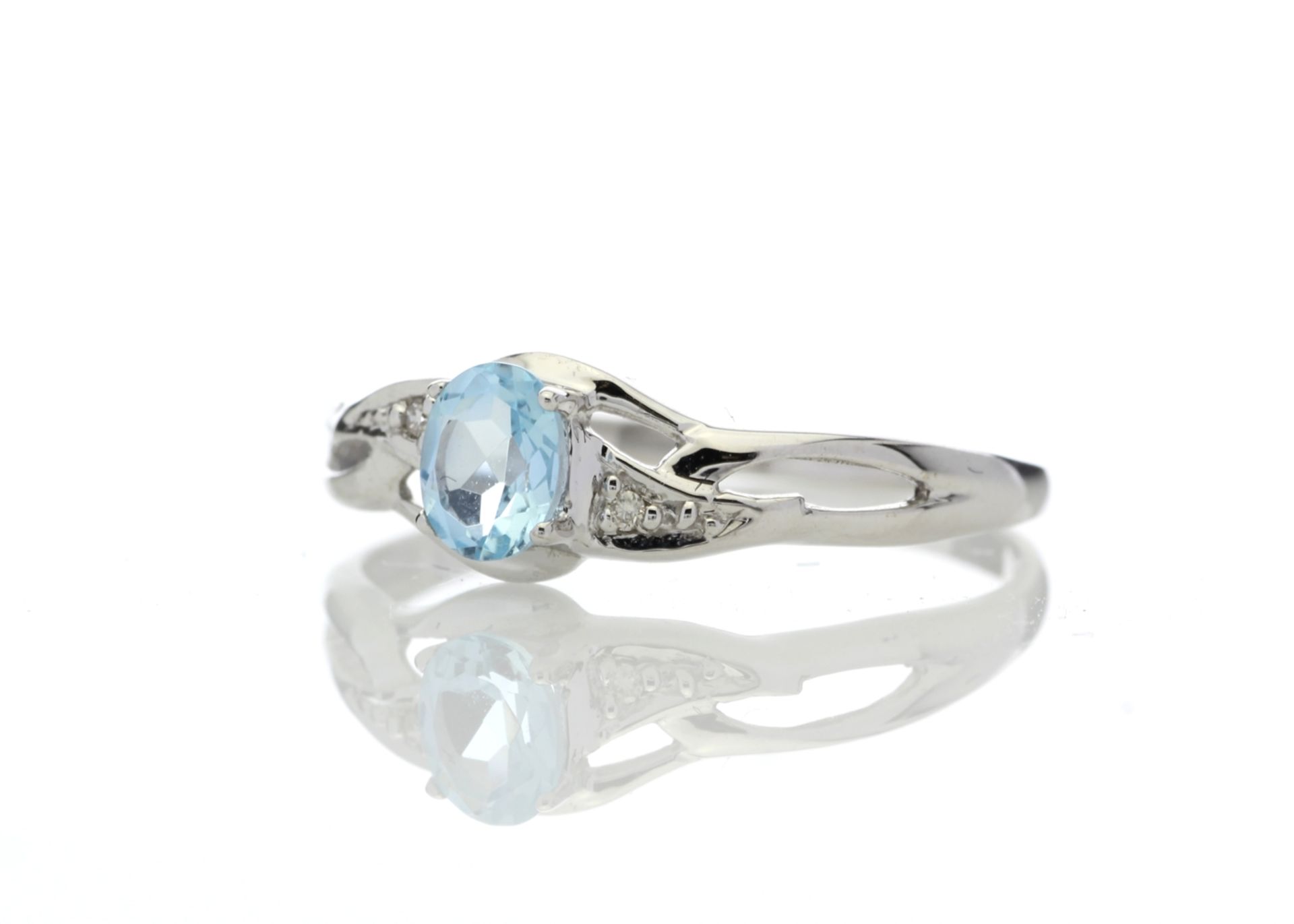 9ct White Gold Fancy Cluster Diamond And Blue Topaz Ring 0.01 Carats - Valued by GIE £609.00 - 9ct - Image 2 of 5