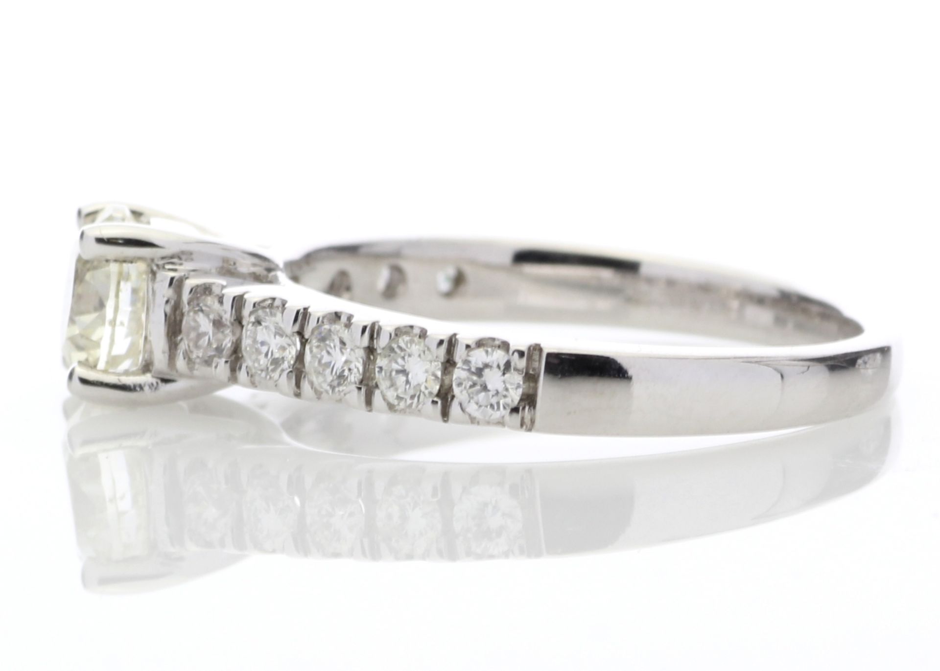18ct White Gold Single Stone Claw Set With Stone Set Shoulders Diamond Ring 0.61 Carats - Valued - Image 3 of 4