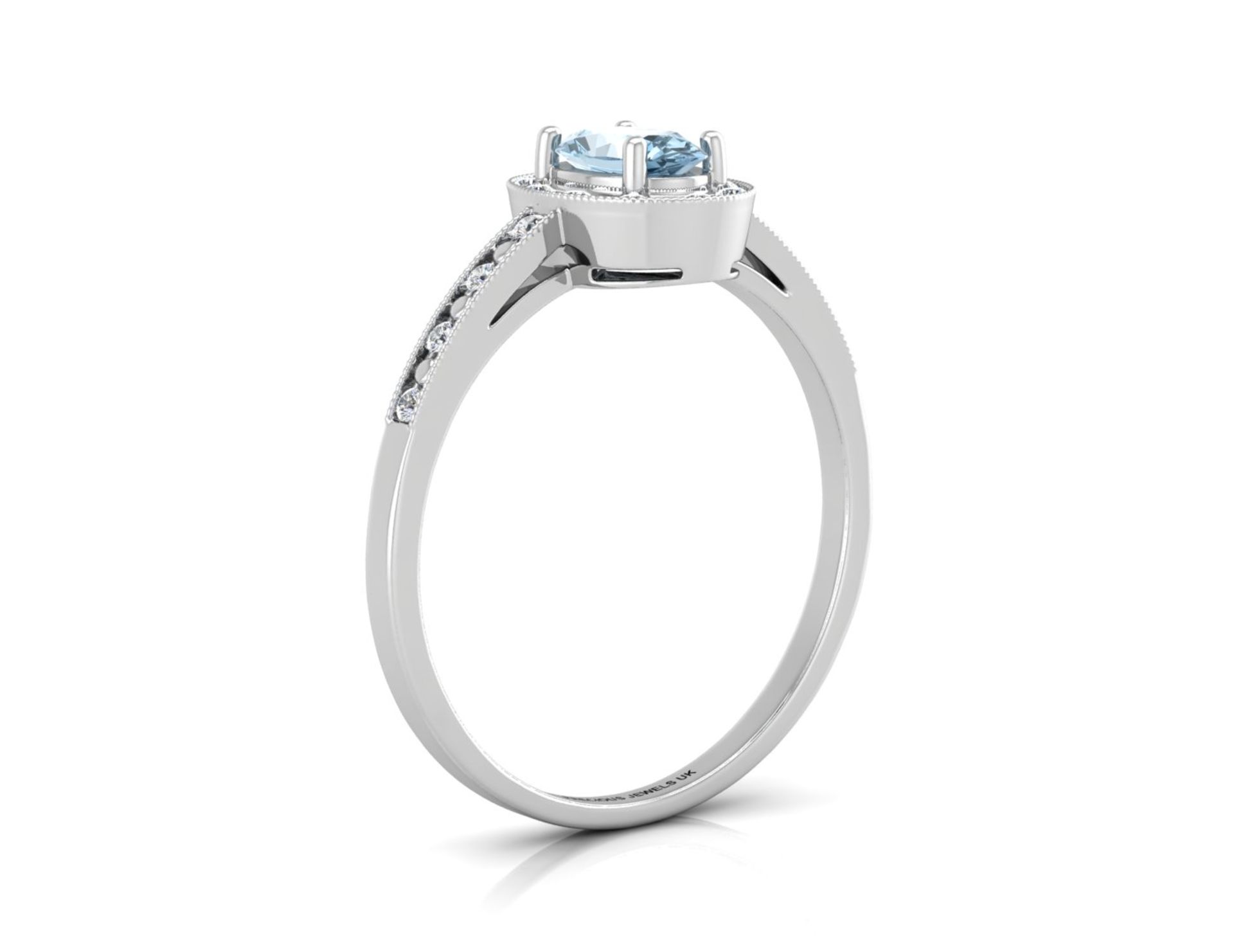 9ct White Gold Oval Cluster Diamond And Blue Topaz Ring 0.09 Carats - Valued by GIE £1,595.00 - A - Image 2 of 5