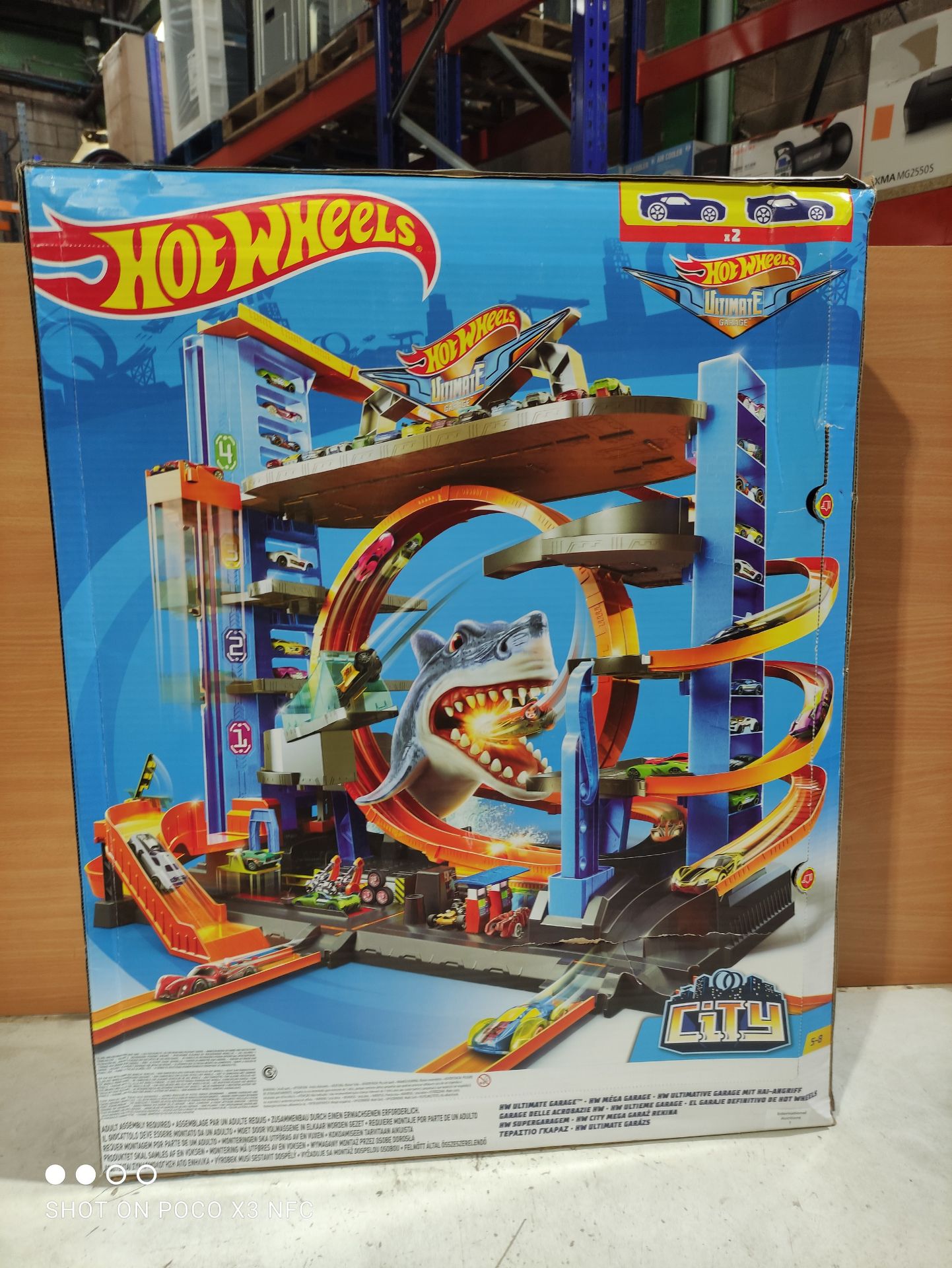 RRP £117.43 Hot Wheels City Ultimate Garage Playset - Image 2 of 2