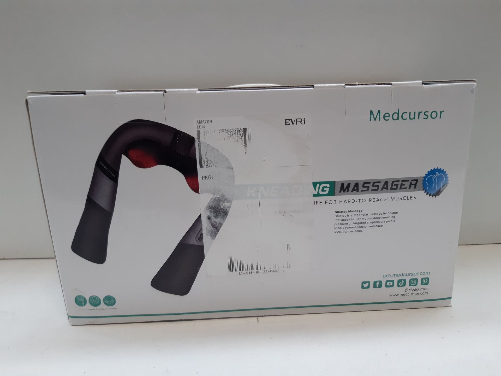 RRP £33.98 Medcursor Neck and Shoulder Massager with Heat - Image 2 of 2