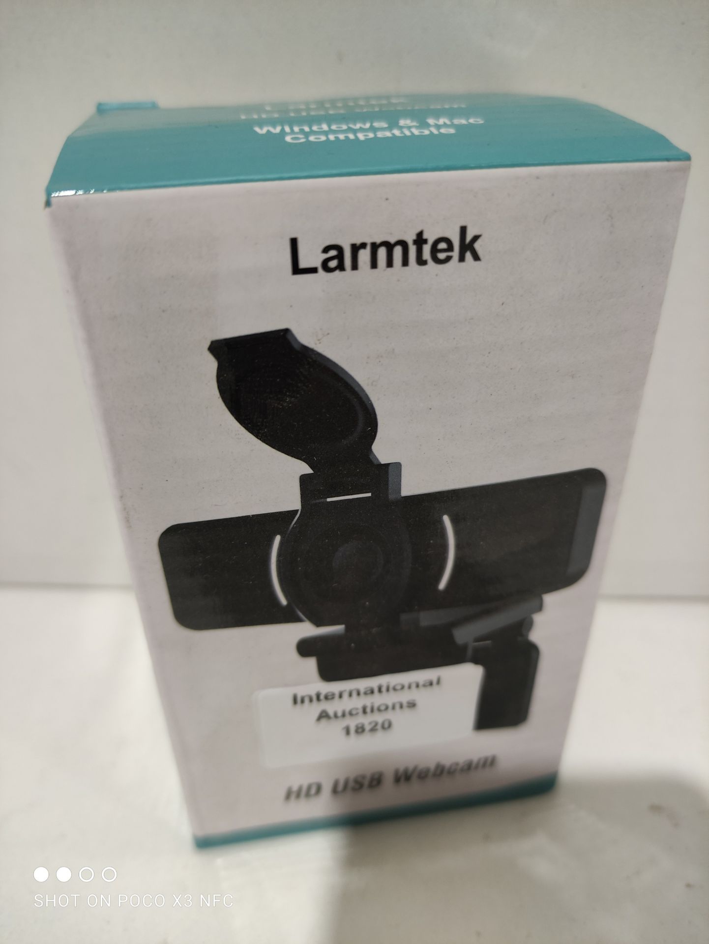 RRP £18.50 LarmTek 1080P Webcam with Microphone and Privacy Cover - Image 2 of 2