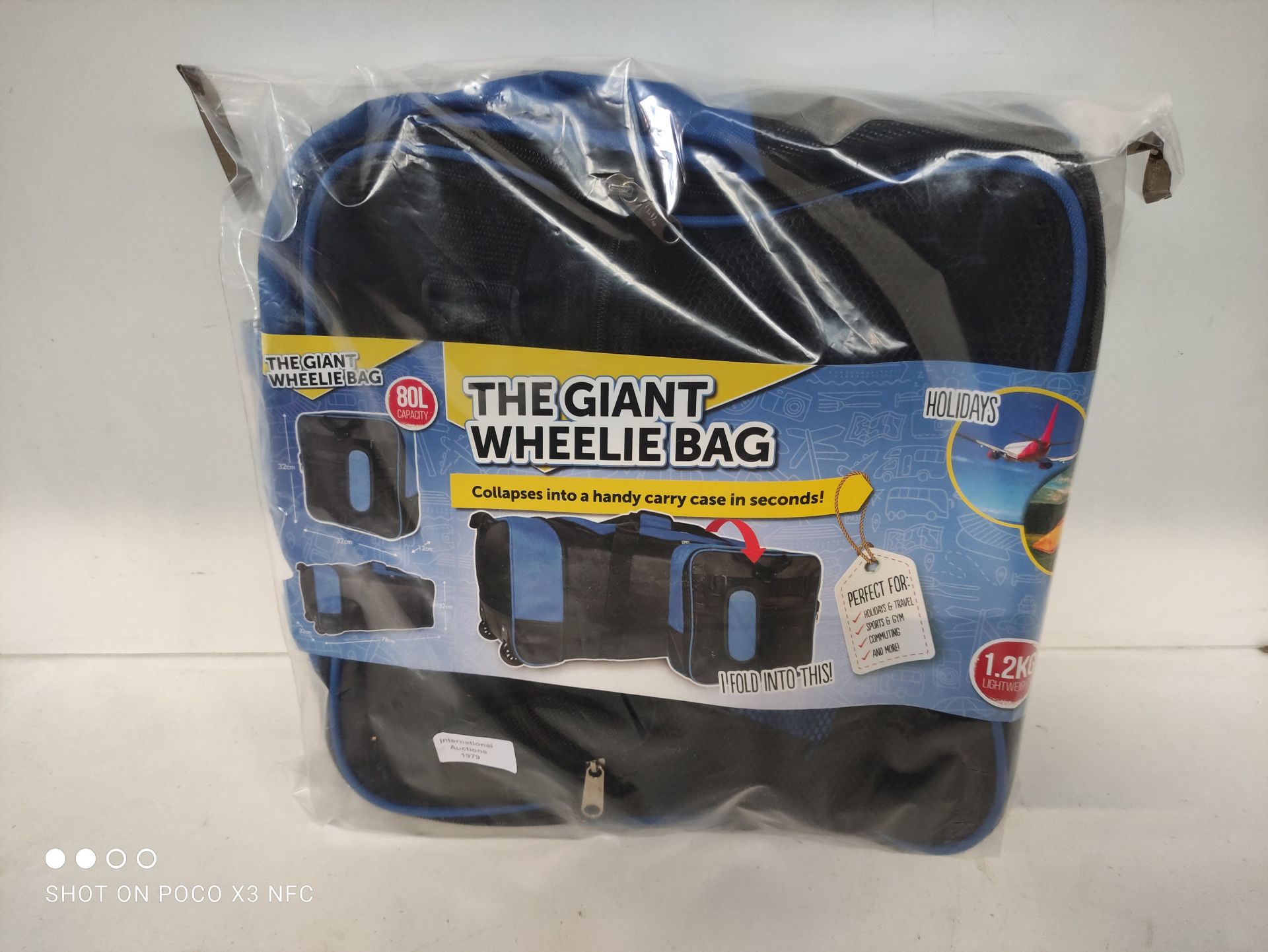 RRP £32.99 iN Travel Foldable Holdall Luggage Bag with Plastic - Image 2 of 2