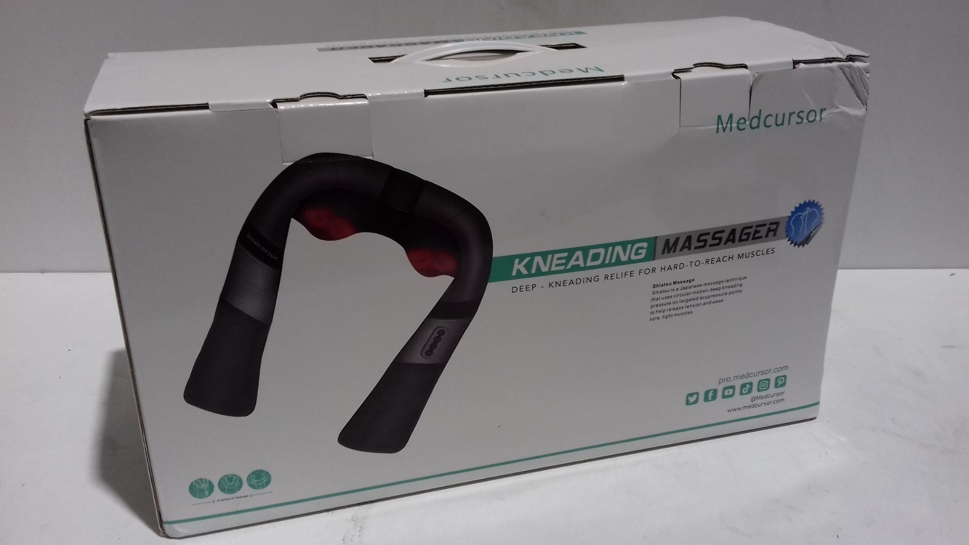 RRP £33.98 Medcursor Neck and Shoulder Massager with Heat - Image 2 of 2