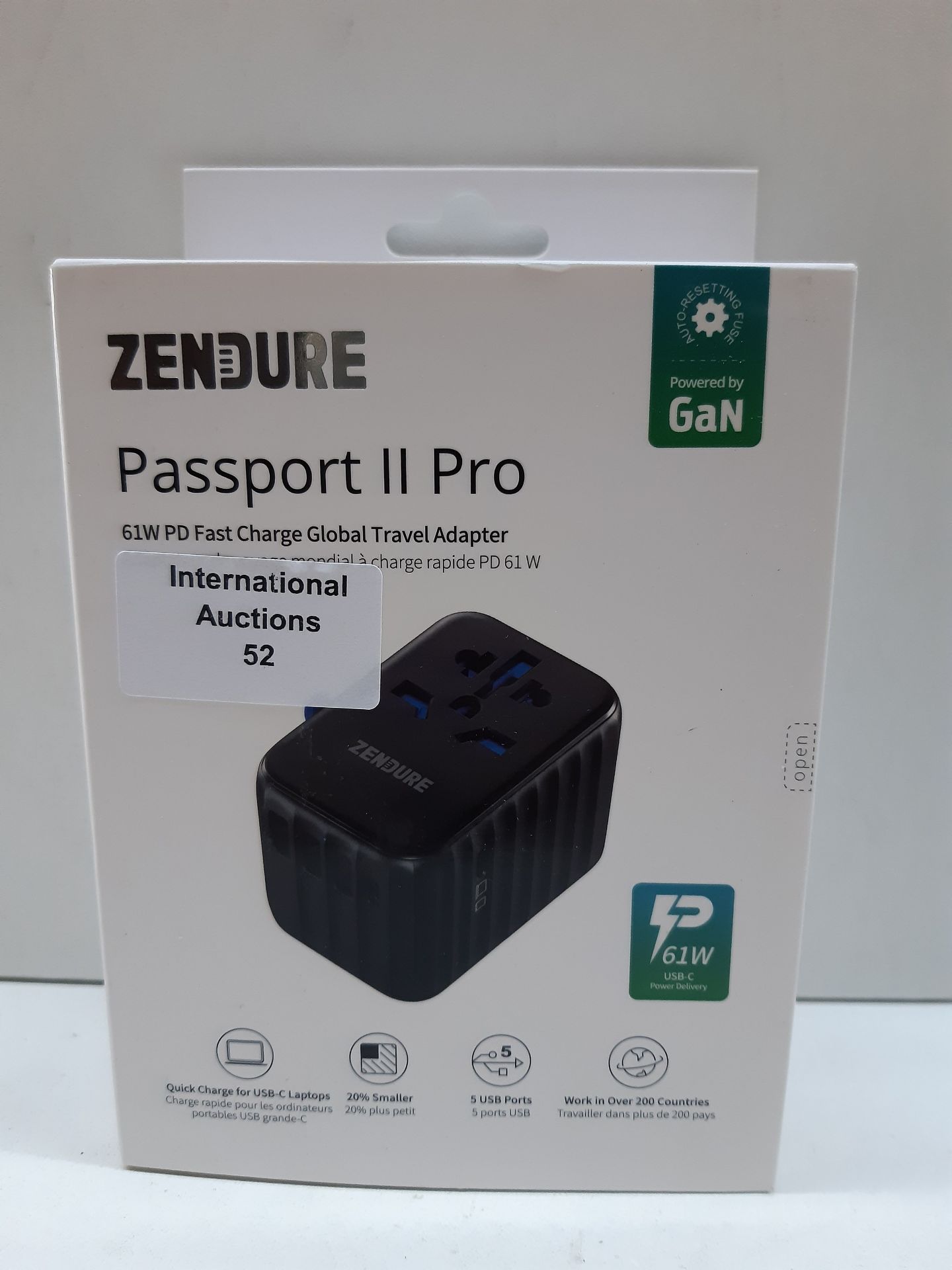 RRP £69.98 Zendure Universal Travel Adapter 61W PD Fast Charger - Image 2 of 2