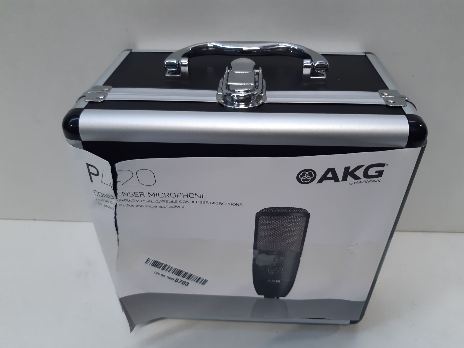 RRP £143.12 AKG P420 High-performance dual-capsule true condenser microphone - Black - Image 2 of 2