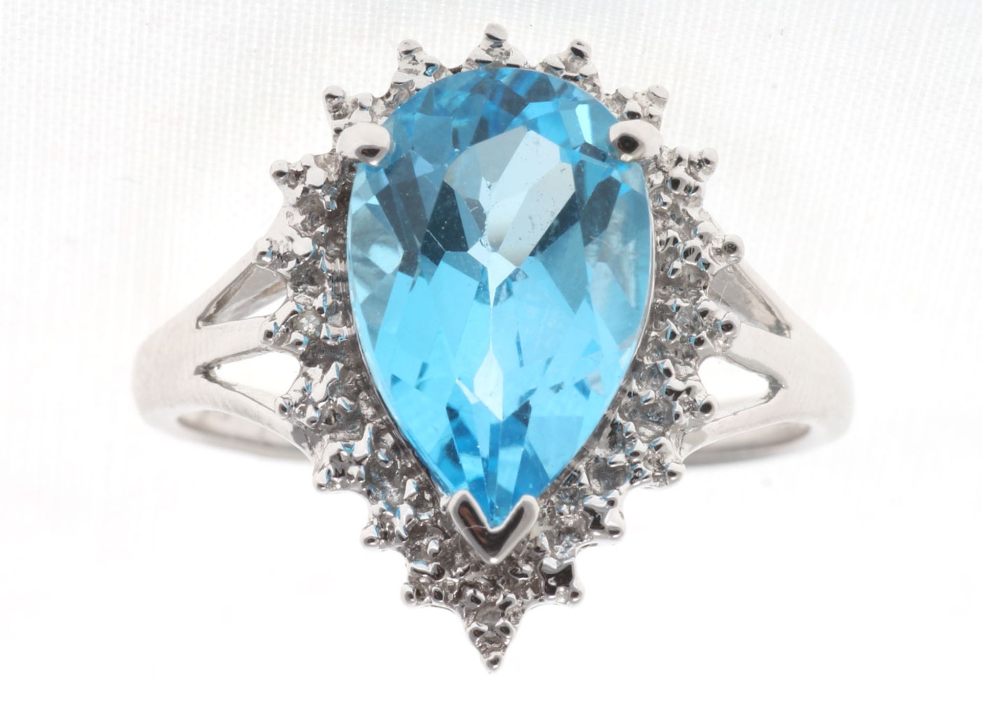 9ct White Gold Diamond And Blue Topaz Ring 0.01 Carats - Valued by AGI £1,045.00 - A stunning pear - Image 5 of 5