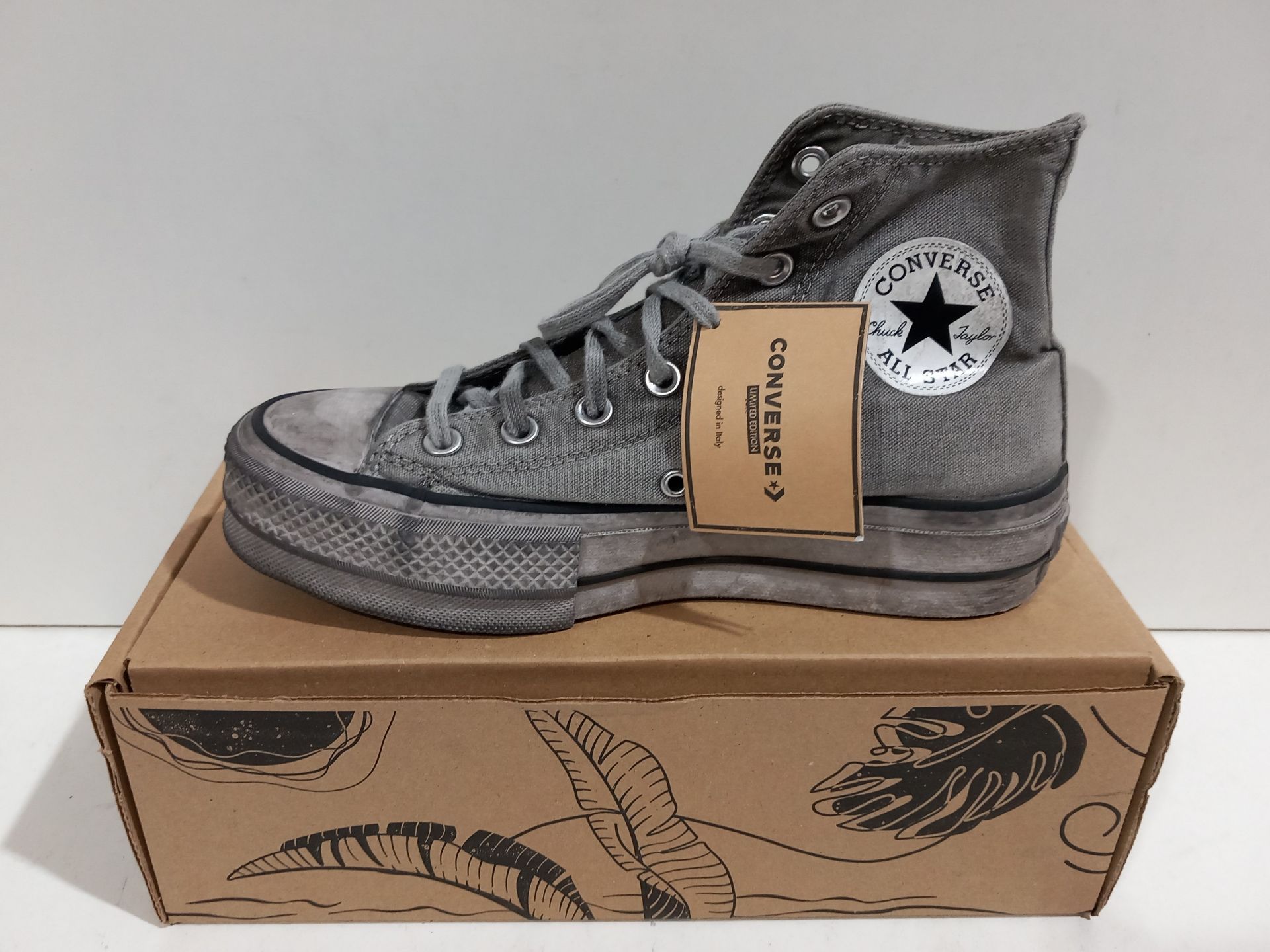 RRP £97.30 Converse Women's Chuck Taylor All Star High Trainer Grey Size: 4.5 UK - Image 2 of 2
