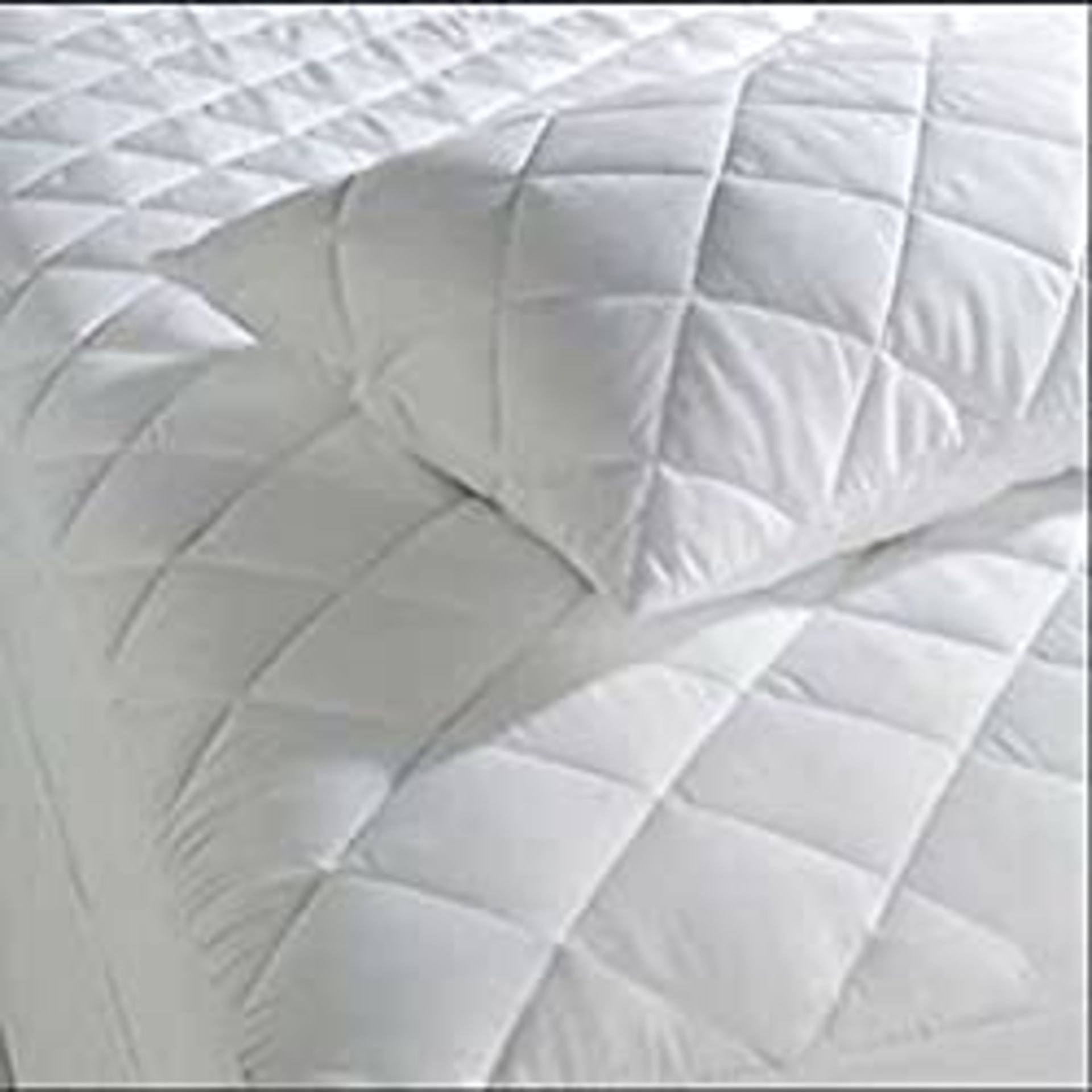 RRP £10.99 Casabella Extra Deep Quilted Matress Protector 12"