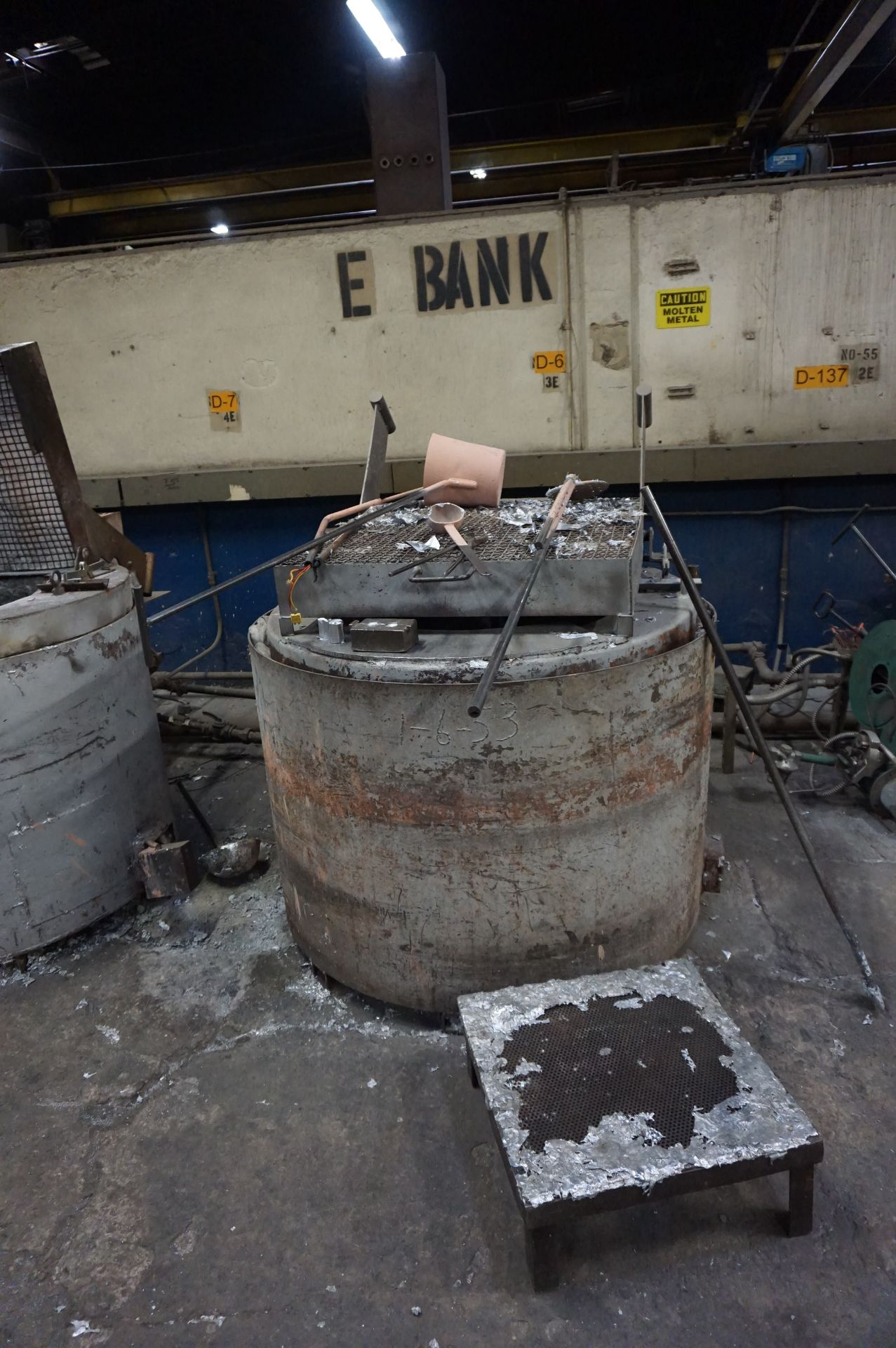 STATIONARY GAS FIRED FURNACE WITH BLOWERS, 900 LB, ALUMINUM MELTING *STILL IN USE AT TIME OF CATALOG