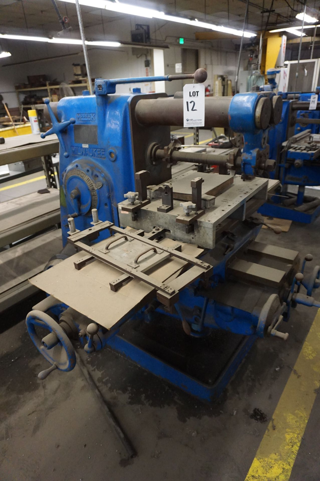 KEARNEY AND TRECKER MODEL K HORIZONTAL MILLING MACHINE NO. 2, S/N 11-3278 *LOCK OUT TAGGED UNTESTED* - Image 2 of 3