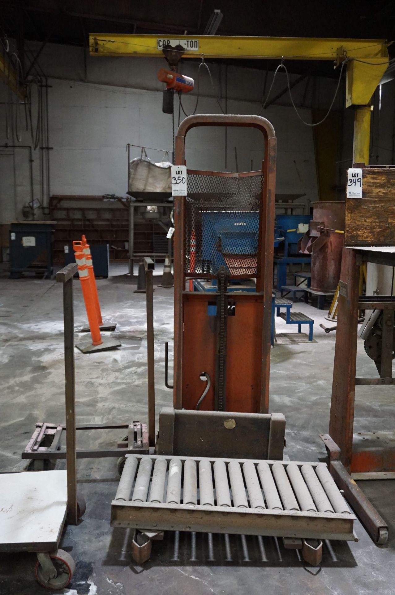 PRESTO WALK BEHIND HYDRAULIC STACKER LIFT **Rigging provided exclusively by Golden Bear Services.