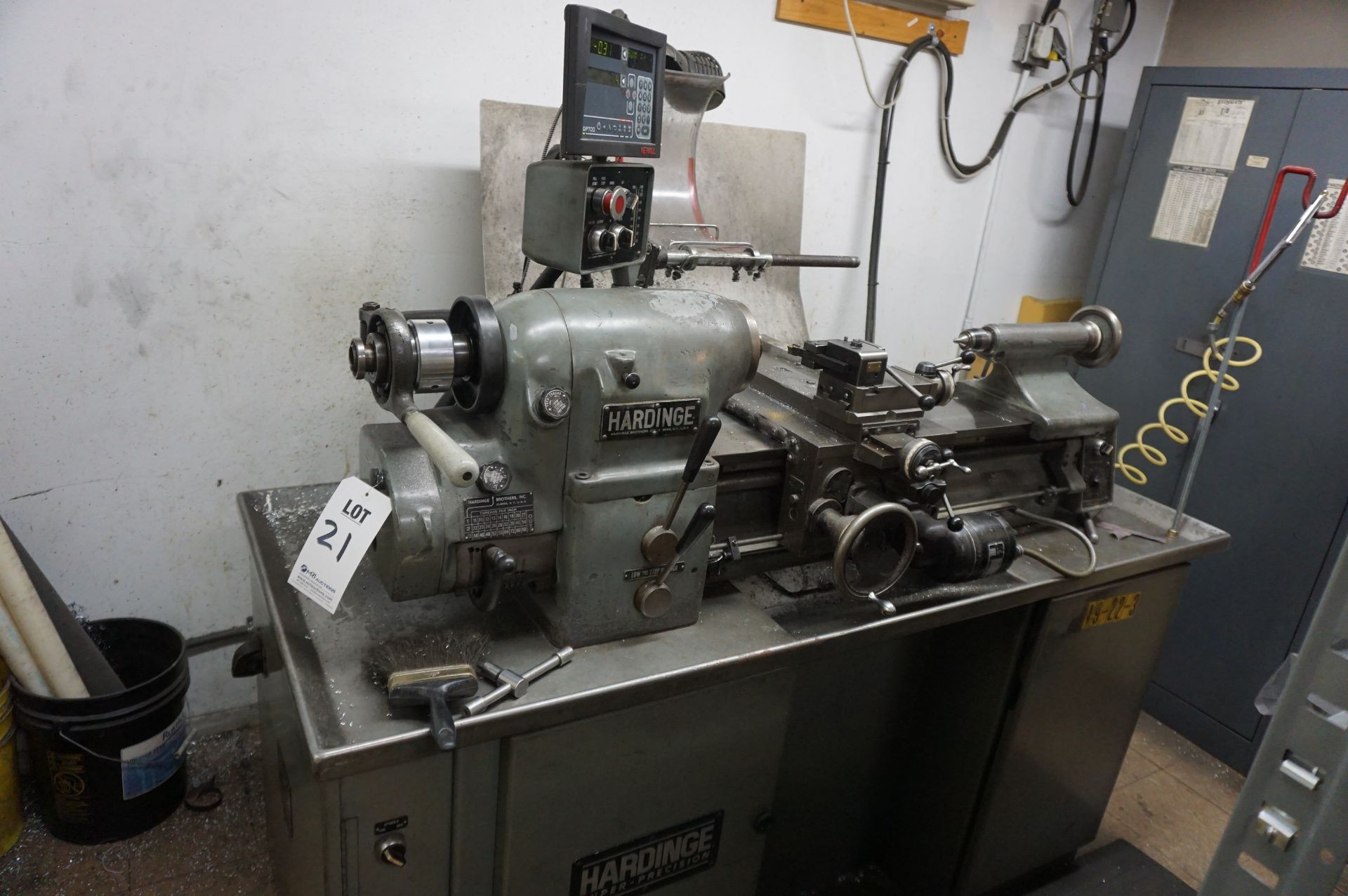 HARDINGE HLV-H CONVENTIONAL LATHE, S/N 426722, WITH DOALL DP700 DRO, COLLET CHUCK, QUICK CHANGE TOOL - Image 2 of 6