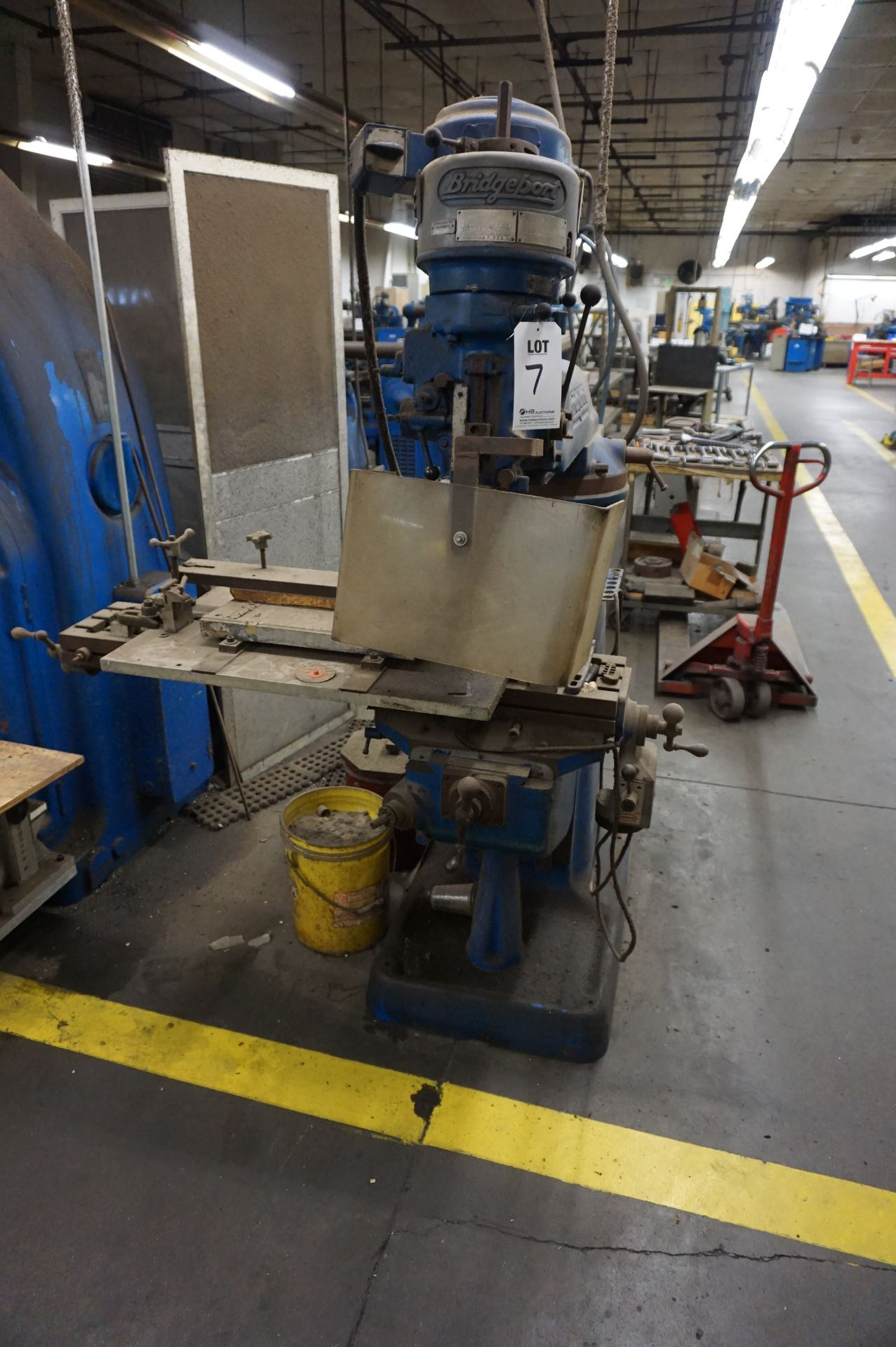 BRIDGEPORT MILLING MACHINE S/N J-19920 *NOT RUNNING* **Rigging provided exclusively by Golden Bear