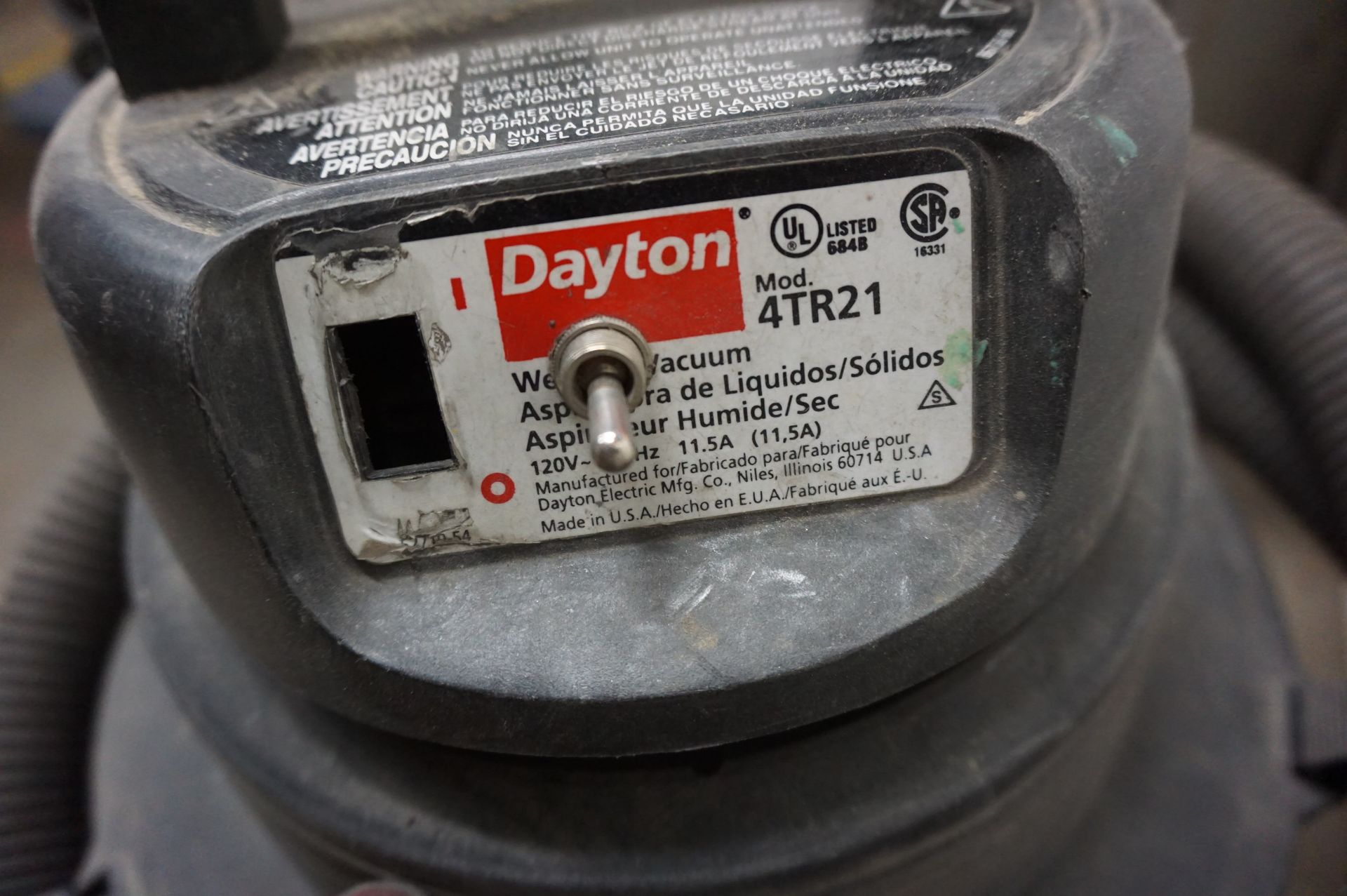 LOT TO INCLUDE: (1) BALDOR 662 GRINDER AND BUFFER, S/N W 697, (1) DAYTON MODEL 4TR21 SHOP VAC ** - Image 4 of 4