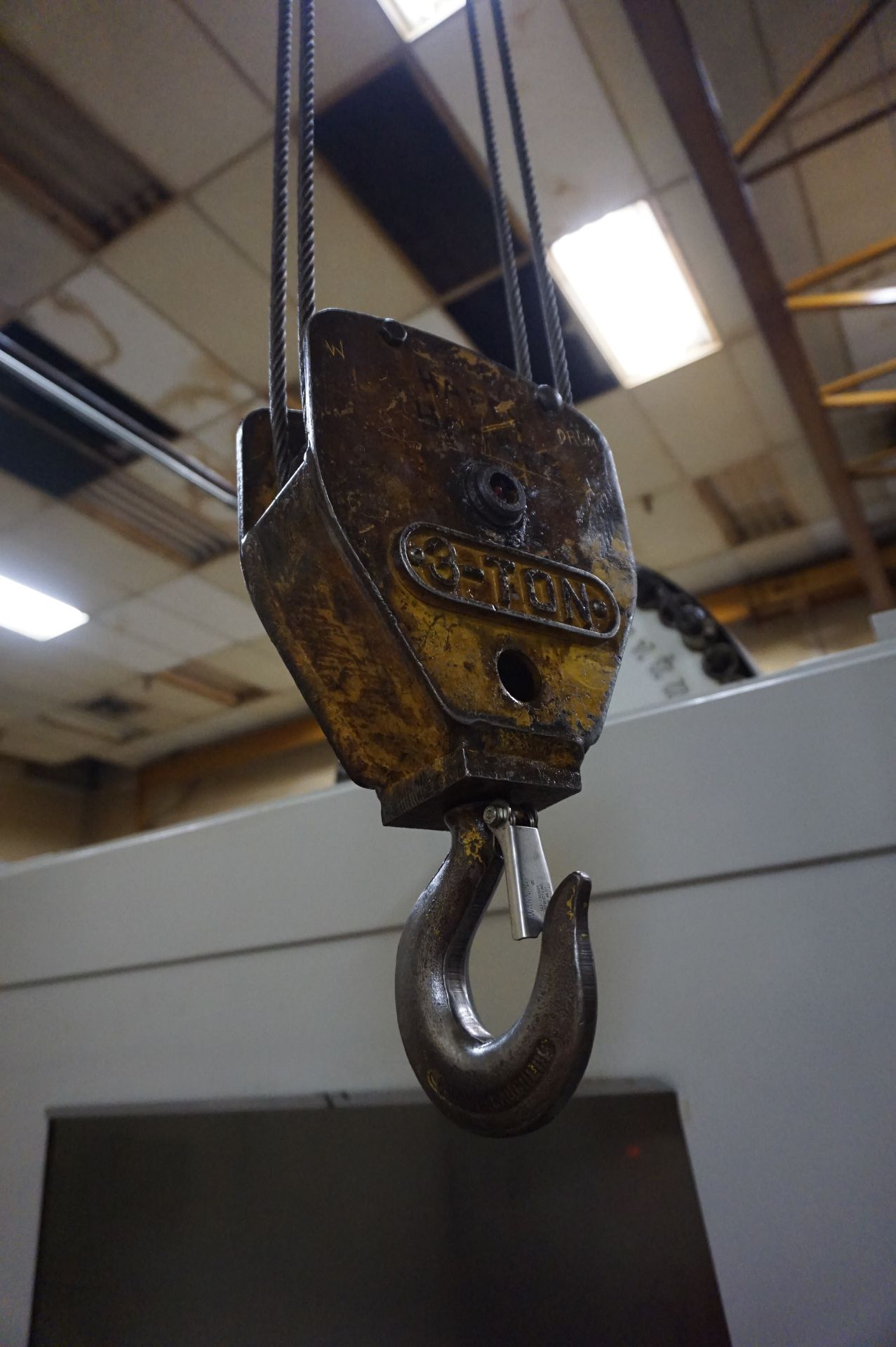 3-TON CRANE, LOAD LIFTER CHAIN HOIST **Rigging provided exclusively by Golden Bear Services. Loading - Image 3 of 6