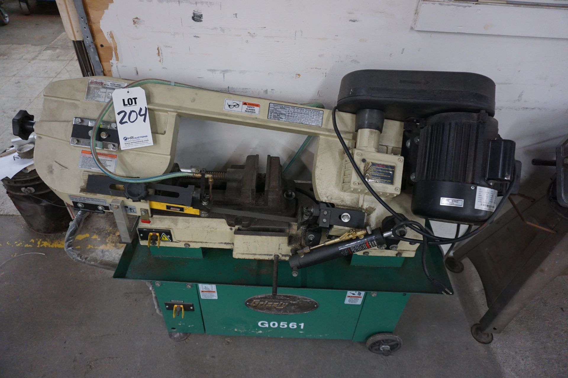 GRIZZLY G0561 METAL CUTTING BAND SAW, S/N 07AQ0839 **Rigging provided exclusively by Golden Bear