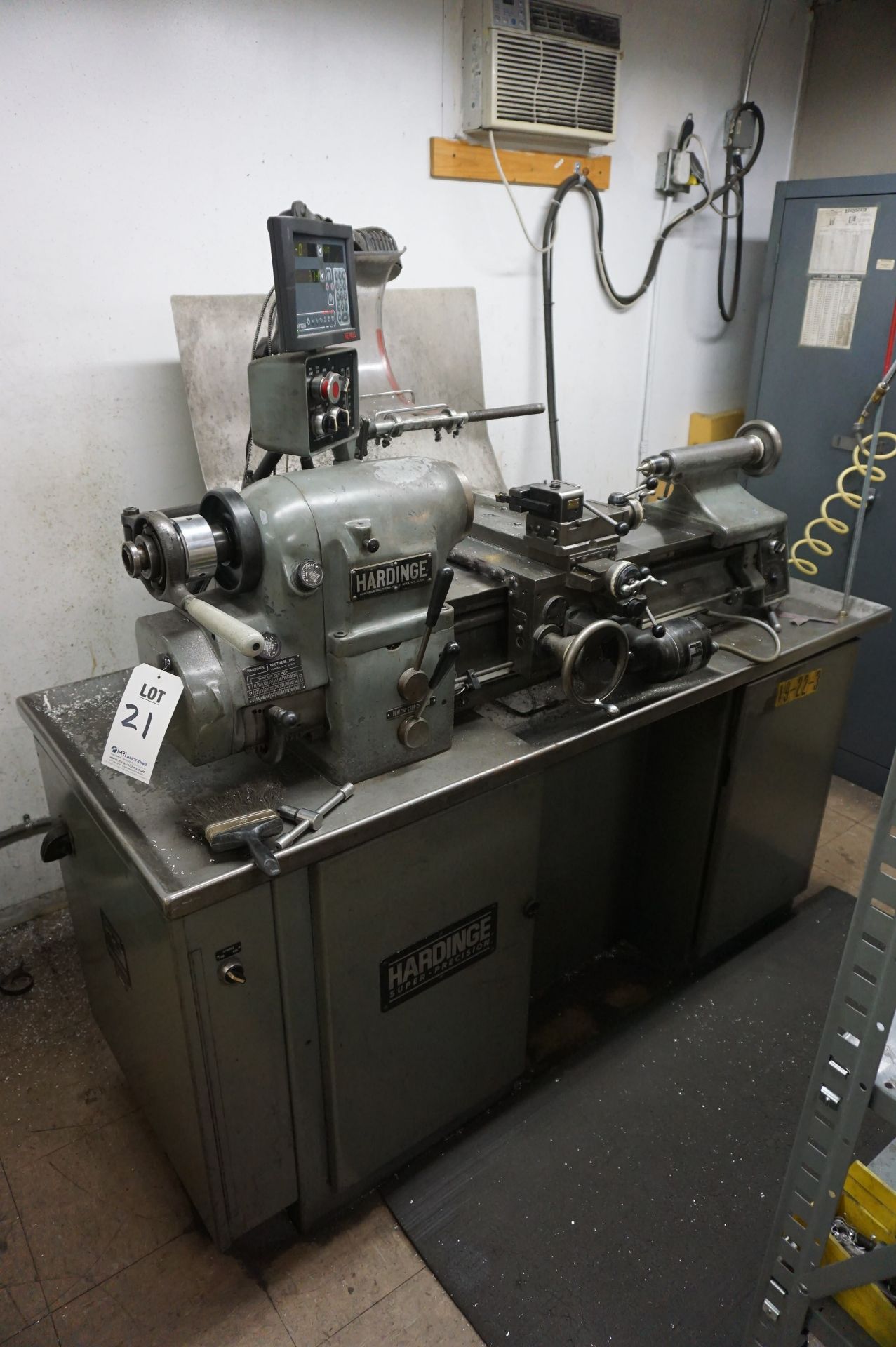 HARDINGE HLV-H CONVENTIONAL LATHE, S/N 426722, WITH DOALL DP700 DRO, COLLET CHUCK, QUICK CHANGE TOOL