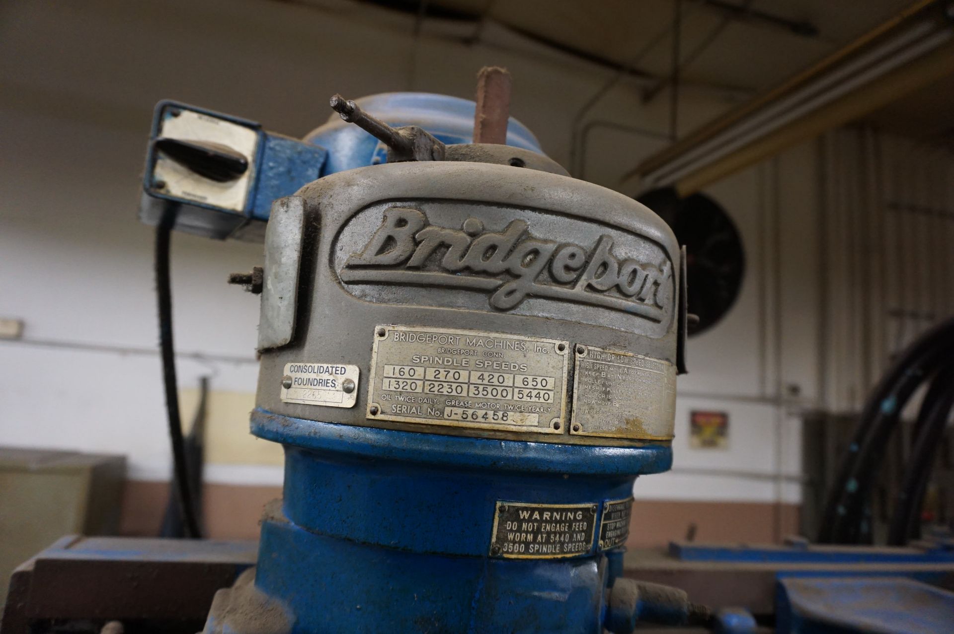 BRIDGEPORT MILLING MACHINE S/N J-56458 WITH TRUE-TRACE B-360/3D MODEL 1090 *NOT RUNNING* **Rigging - Image 4 of 6