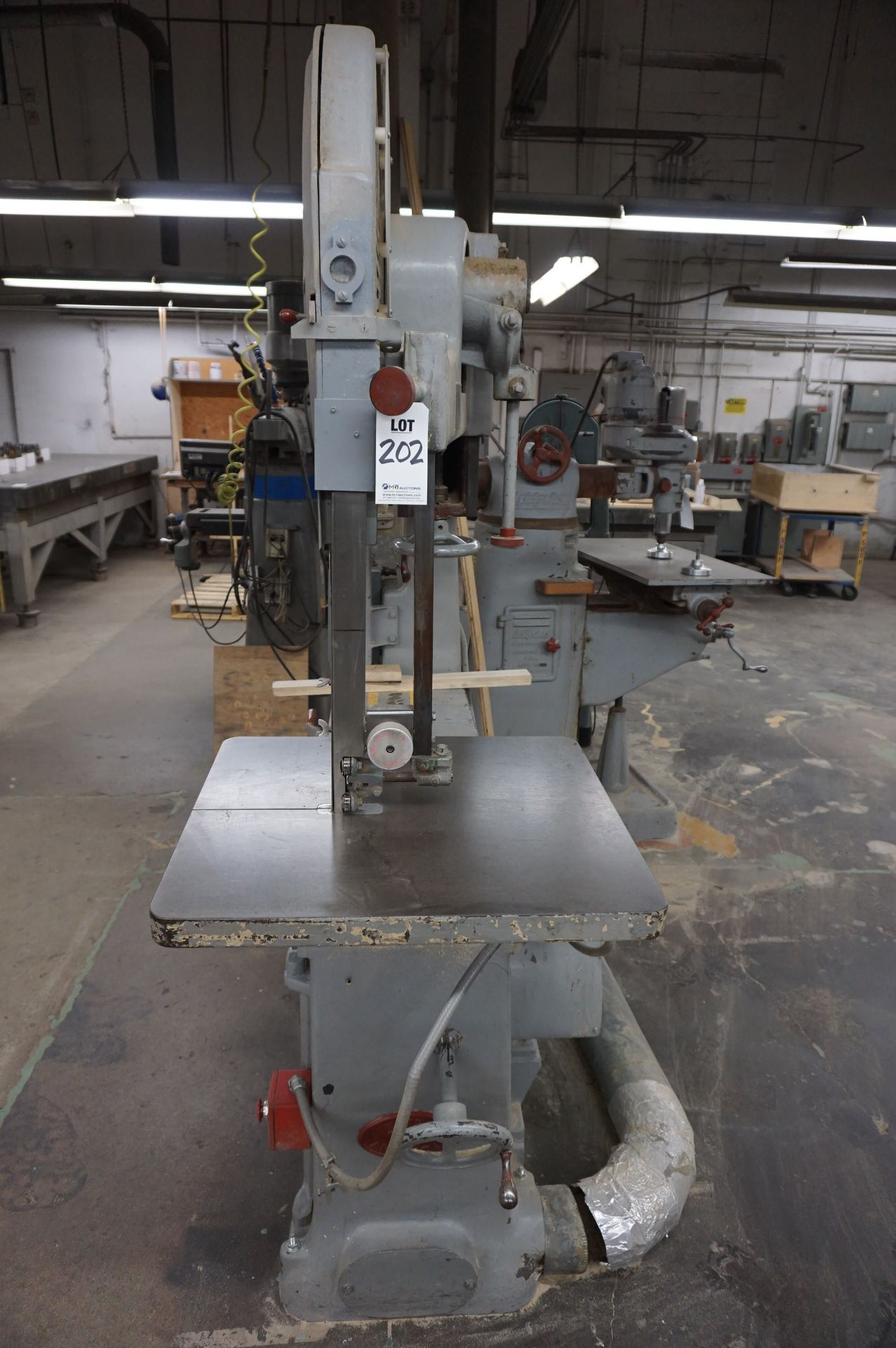 YATES AMERICAN B-11738 BAND SAW **Rigging provided exclusively by Golden Bear Services. Loading