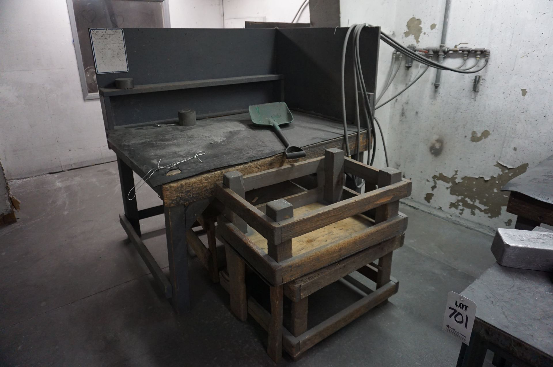 GRINDING ROOM LOT TO INCLUDE: (1) STEEL WORK BENCH, WOOD TOP, (2) WOOD WORKSTATIONS, ANTI FATIGUE - Image 4 of 4