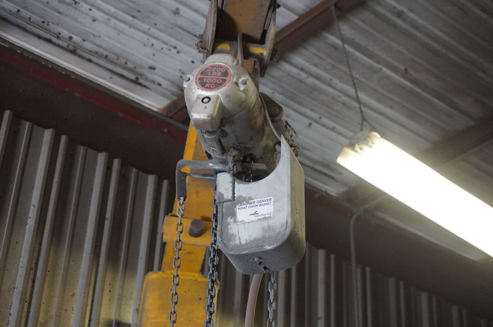 JIB CRANE 1 TON TO INCLUDE: 1 TON AIR HOIST, CHAIN CONTROL **Rigging provided exclusively by - Image 3 of 3