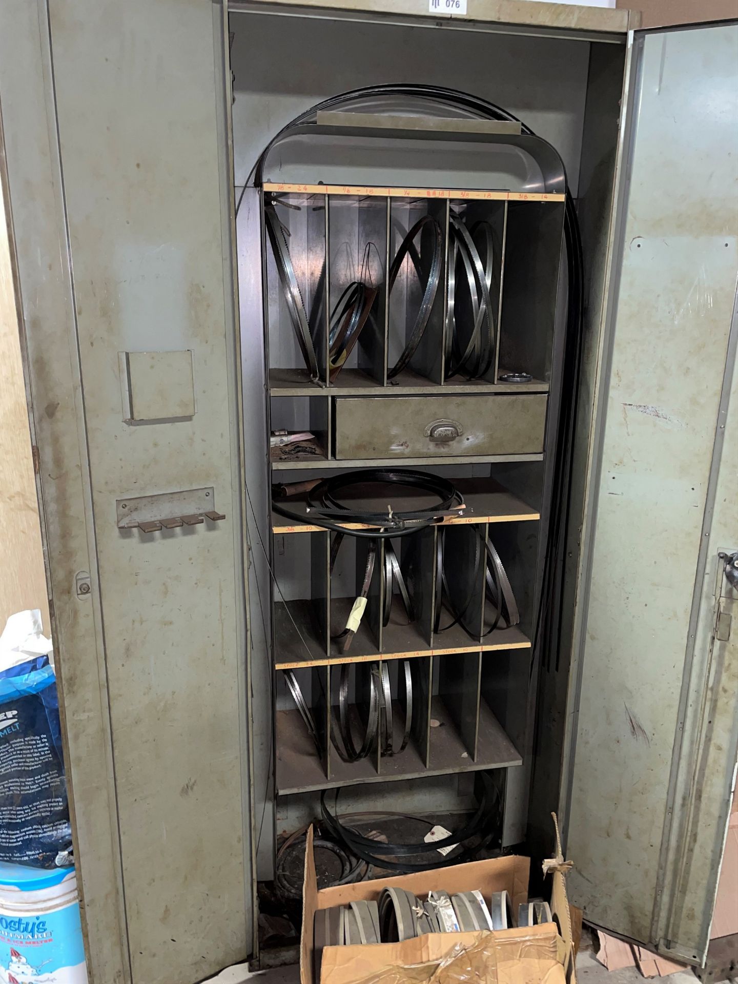 Cabinet including Contents of Band Saw Blades - Image 2 of 5